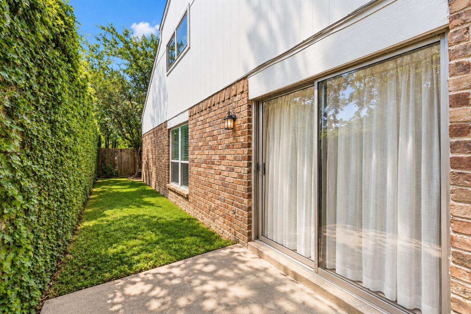 13307 Robinglen Drive Property Photo 17