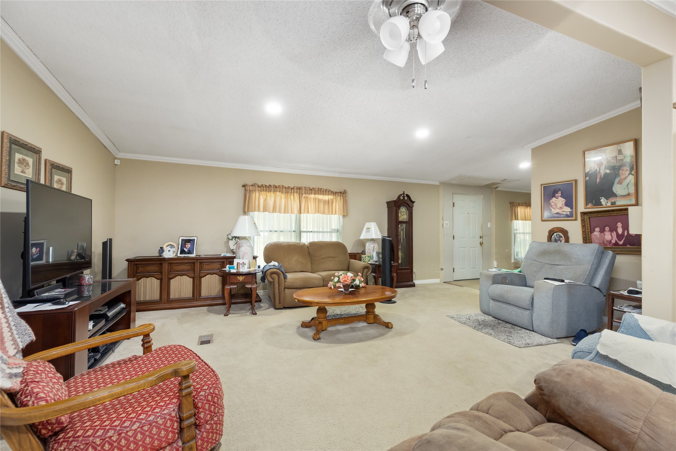 18798 S Rayburn Drive Property Photo 4