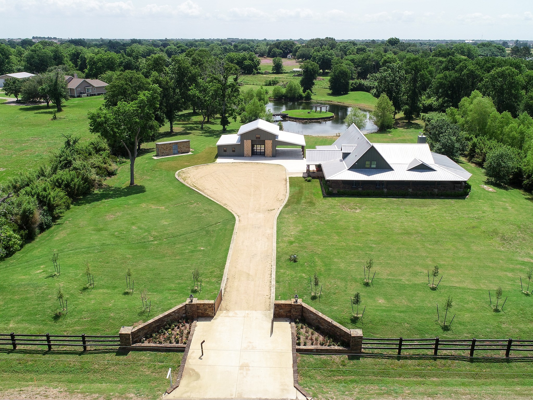 6815 Pool Hill Road Property Photo 1