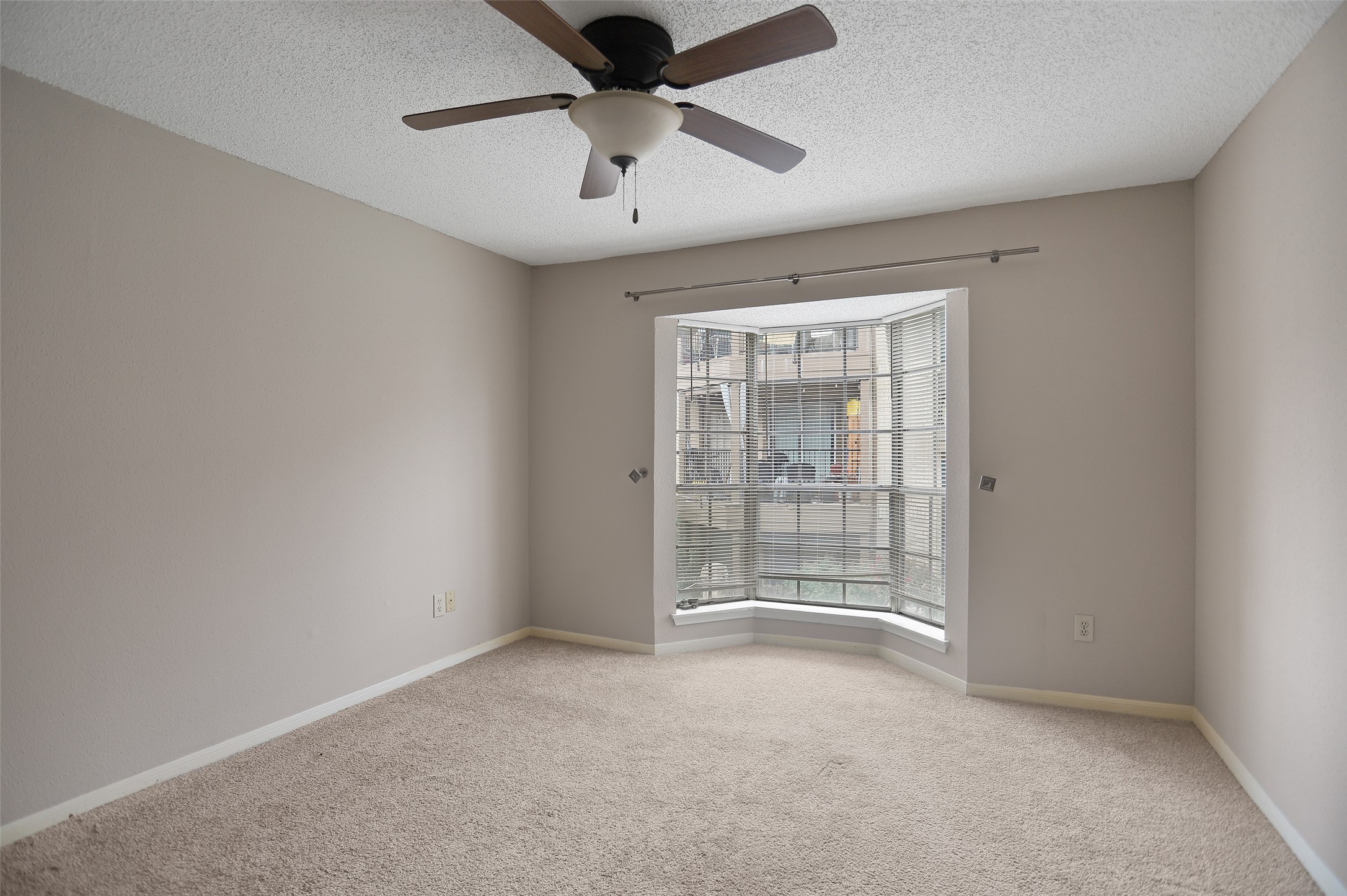 2121 Hepburn Street 613 Property Photo 6