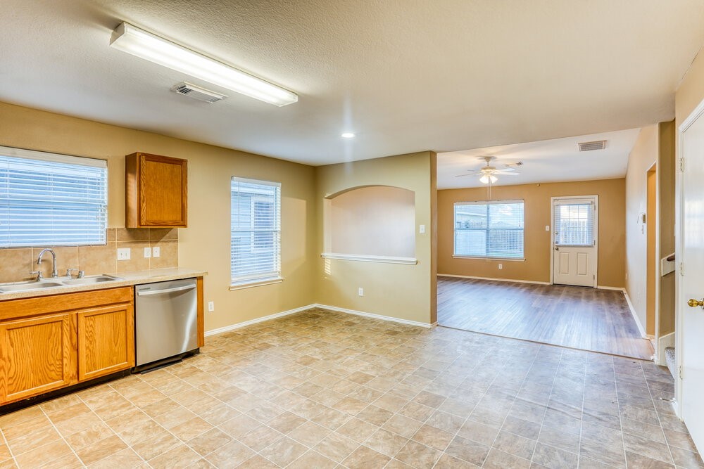 8223 Wainwright Way Property Photo 7