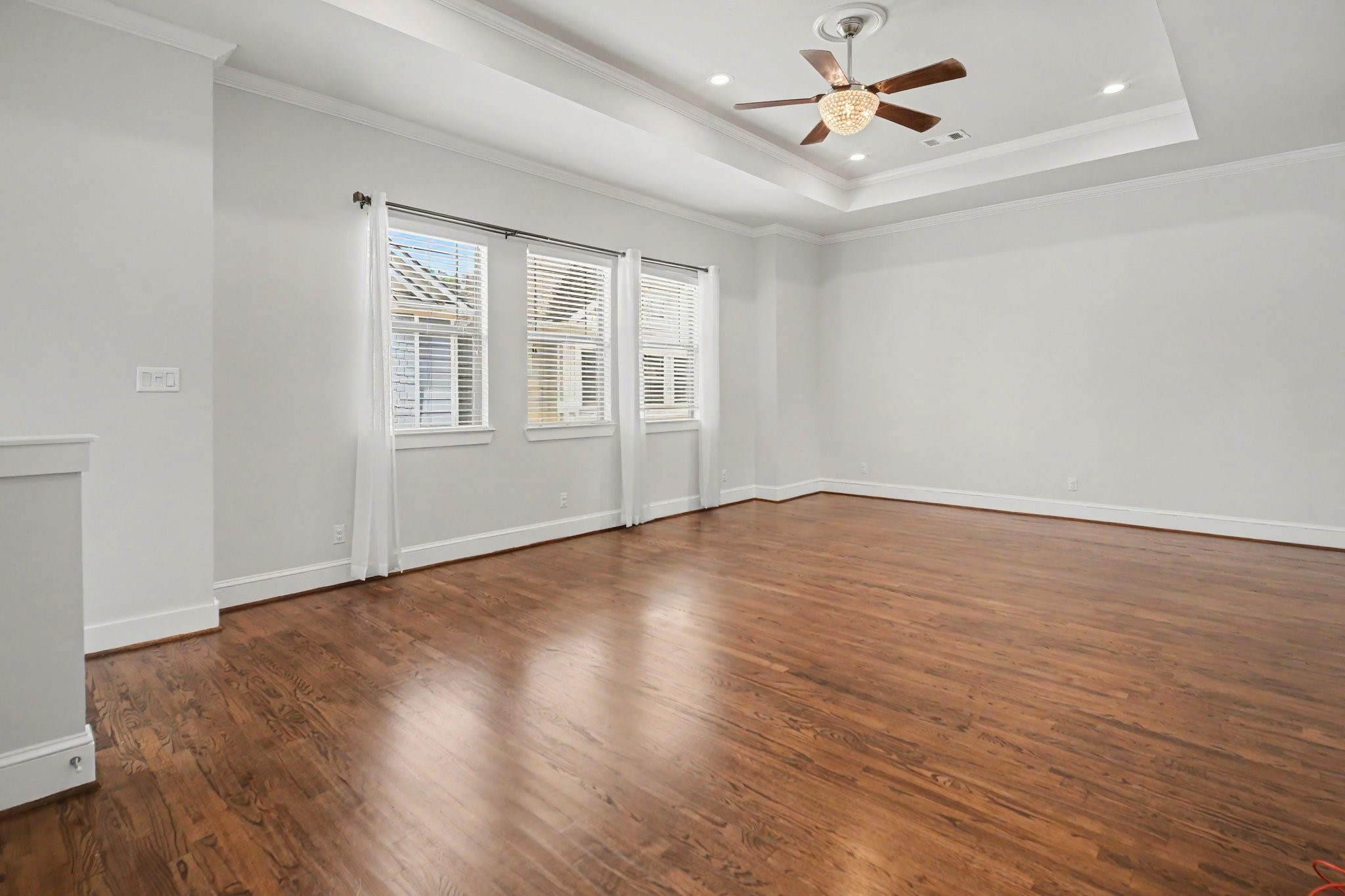 1744 W 25th Street Property Photo 2