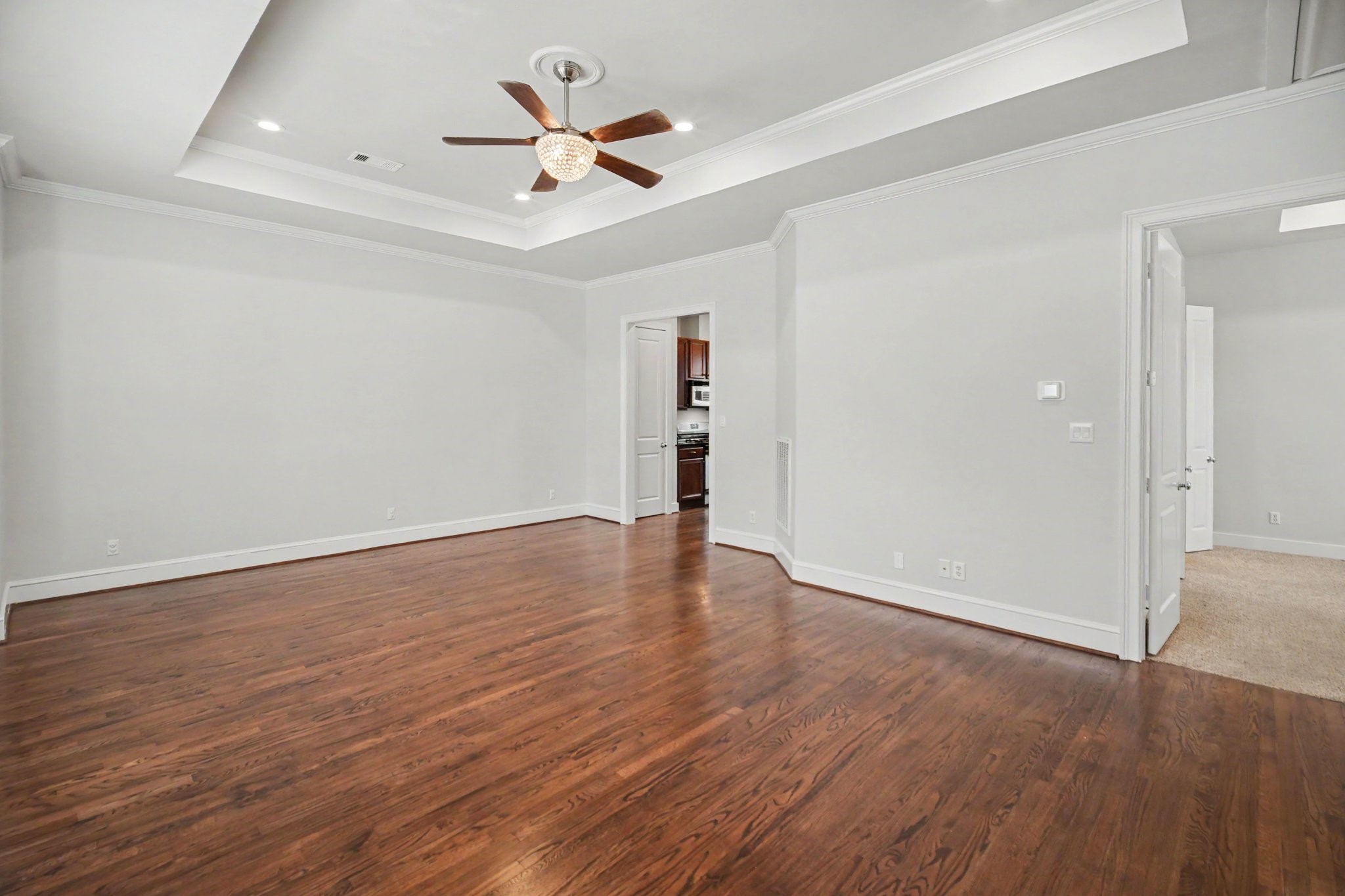 1744 W 25th Street Property Photo 4