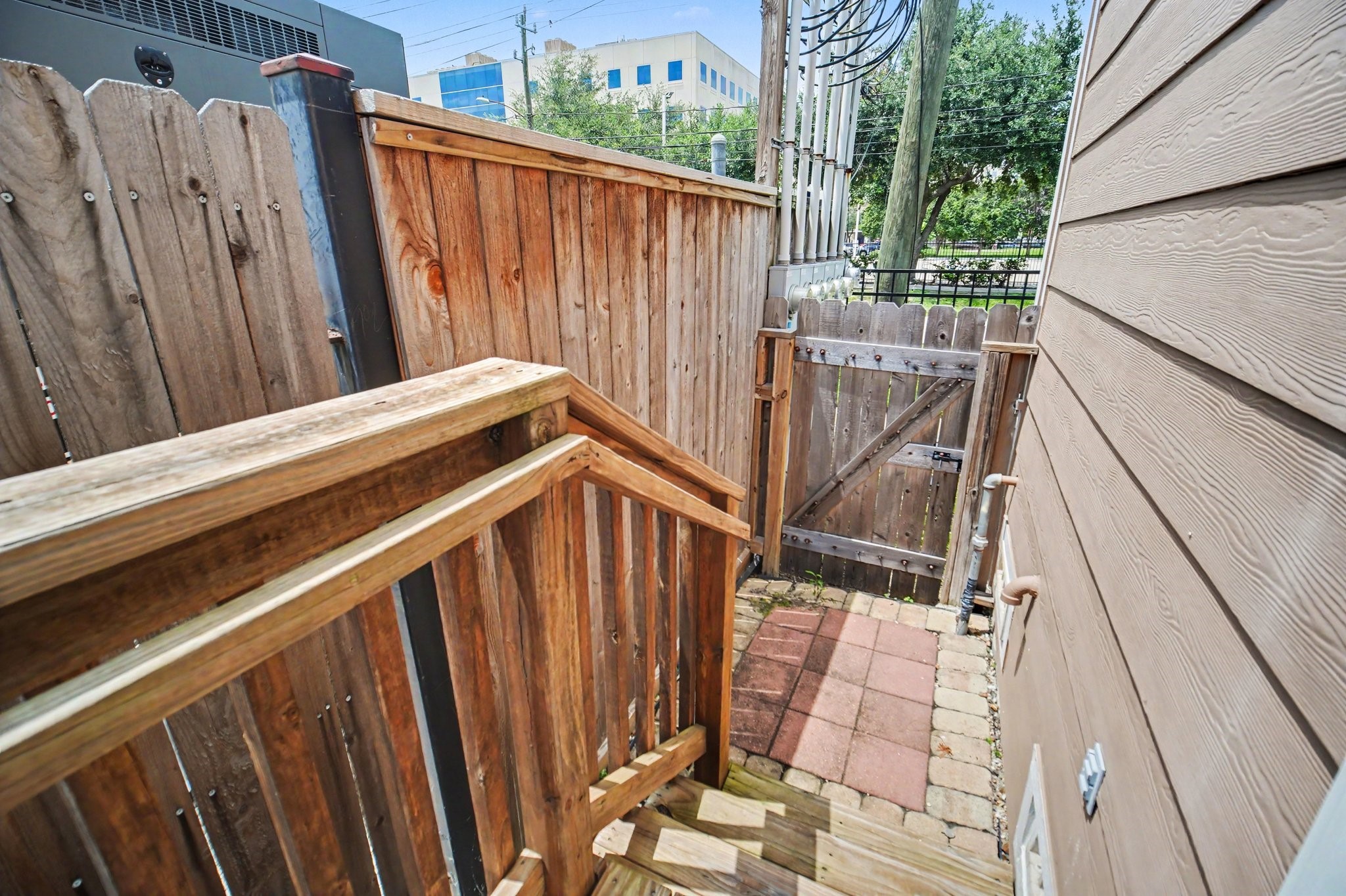1744 W 25th Street Property Photo 13