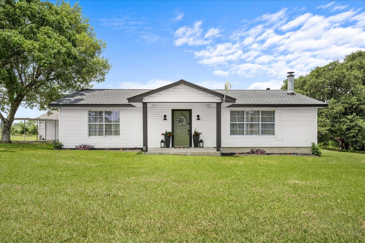 4228 Fm 390 Road W Property Photo 2