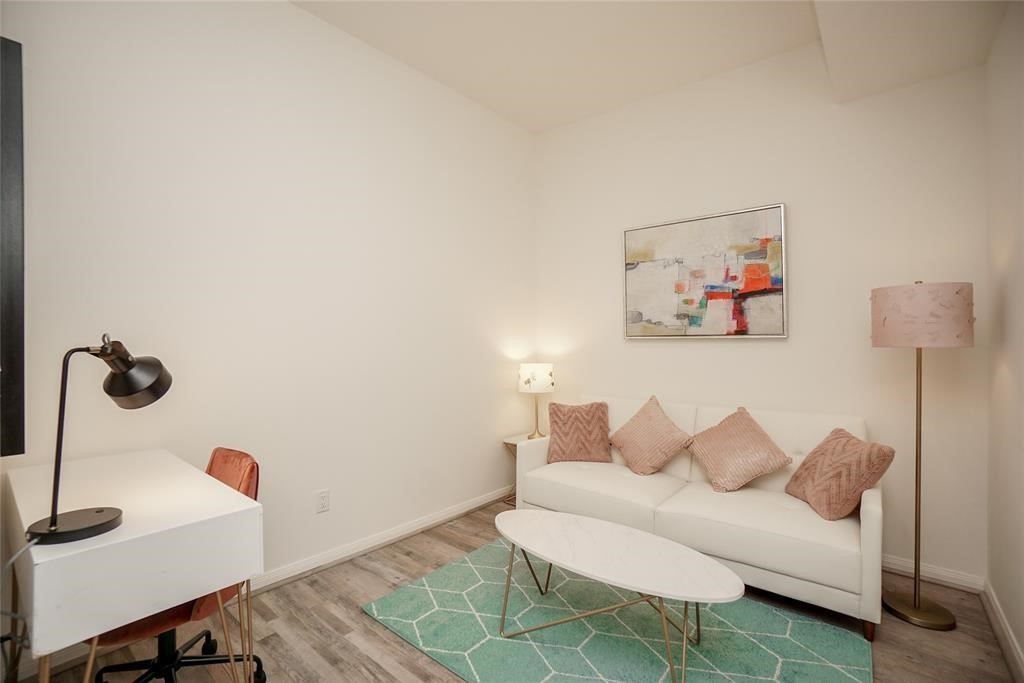 1207 Grand West Boulevard 1h Property Photo 6