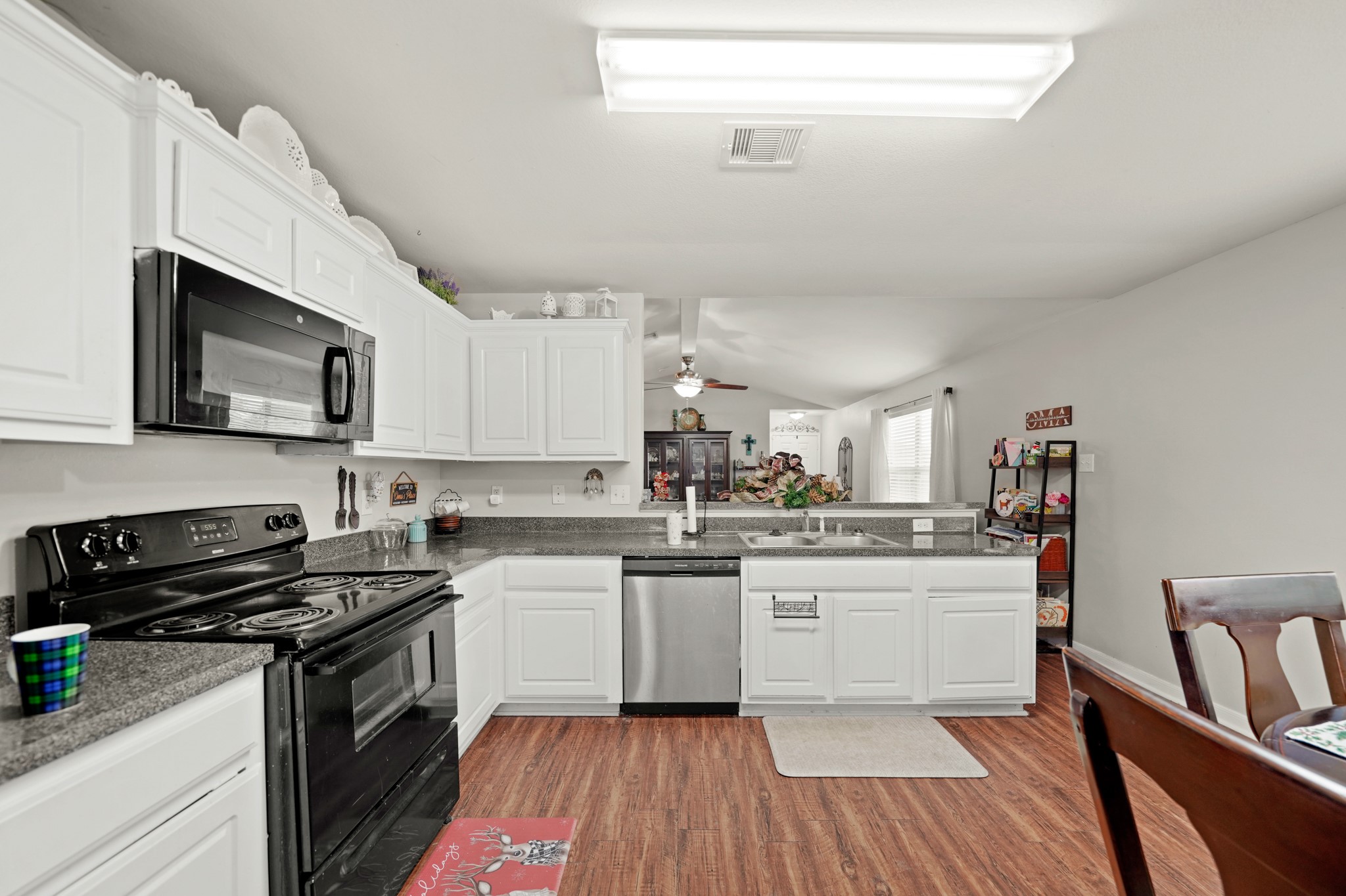 4603 Poppy Crest Court Property Photo 5