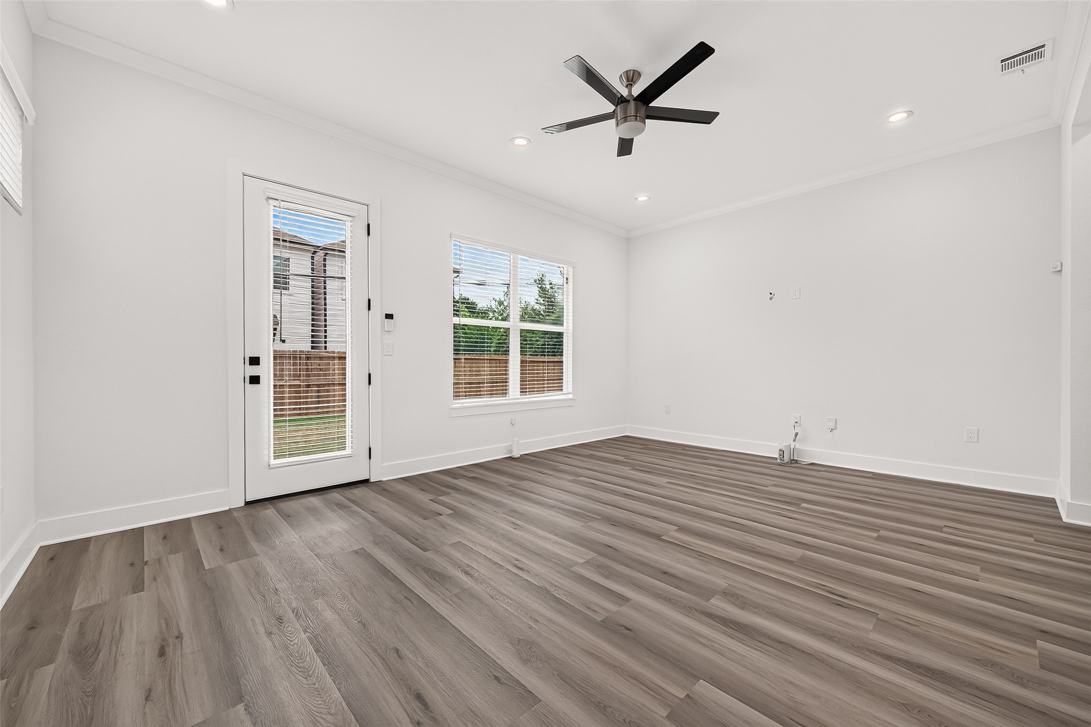 6723 Burkett Street Property Photo 12