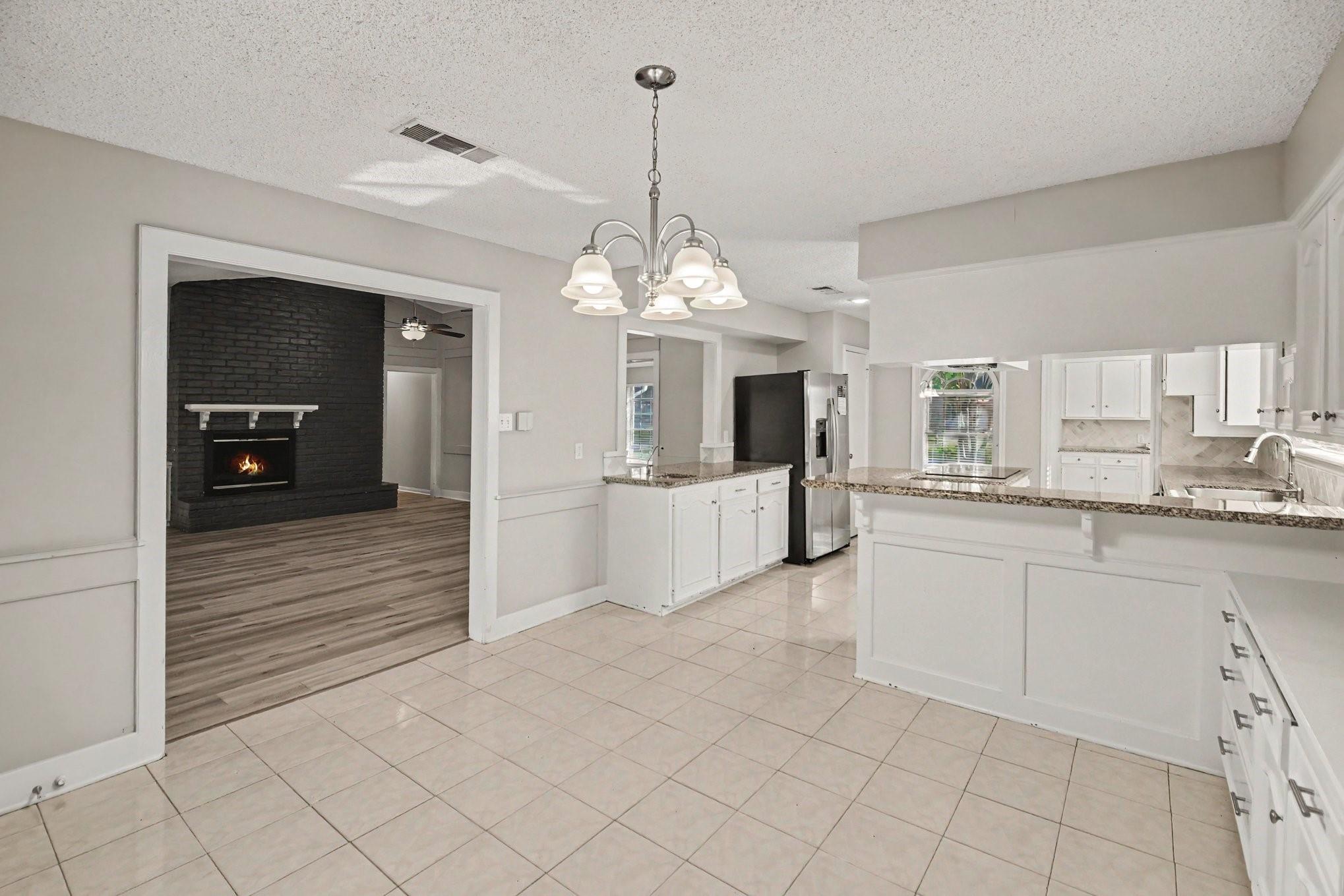 12614 Rocky Hill Drive Property Photo 9