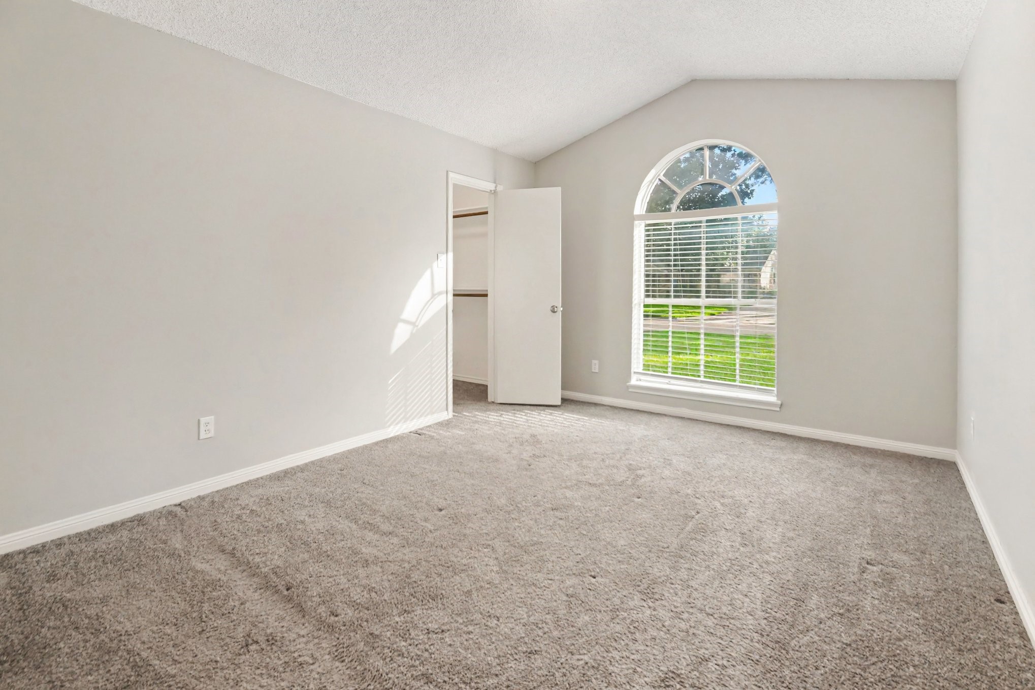 12614 Rocky Hill Drive Property Photo 11
