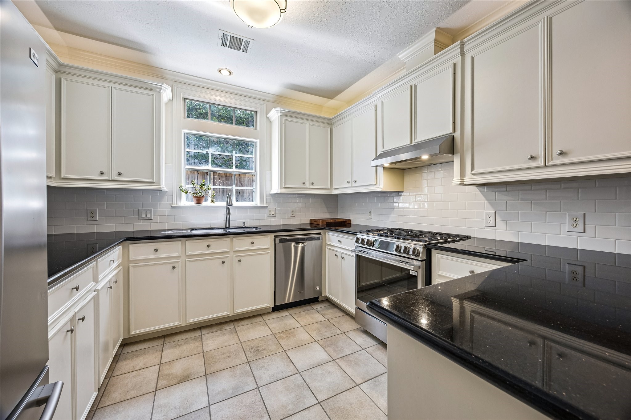 5108 Aspen Street Property Photo 9