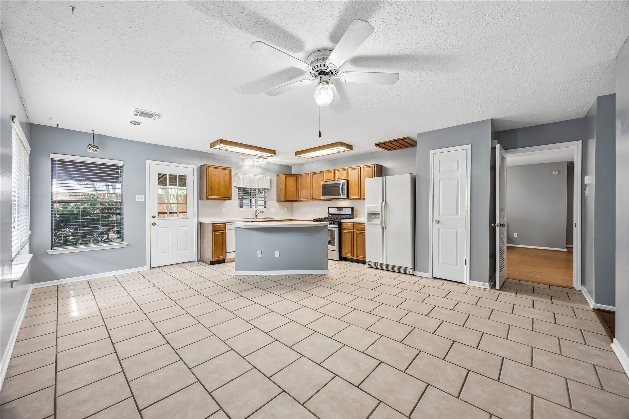 4618 Kimball Drive Property Photo 11