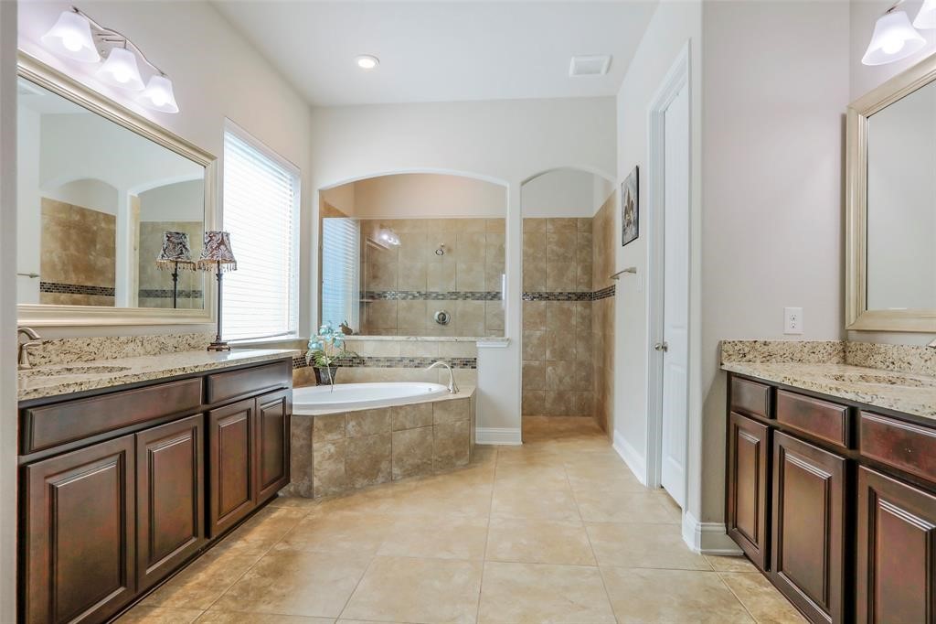 1815 Carriage Oaks Ln Property Photo 16