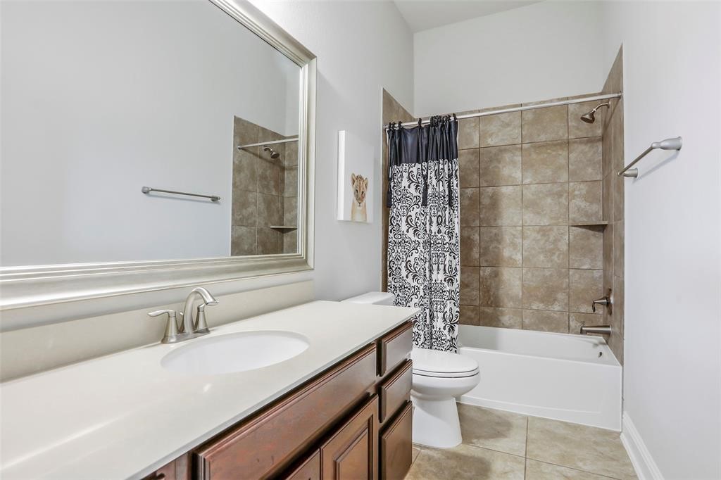 1815 Carriage Oaks Ln Property Photo 18