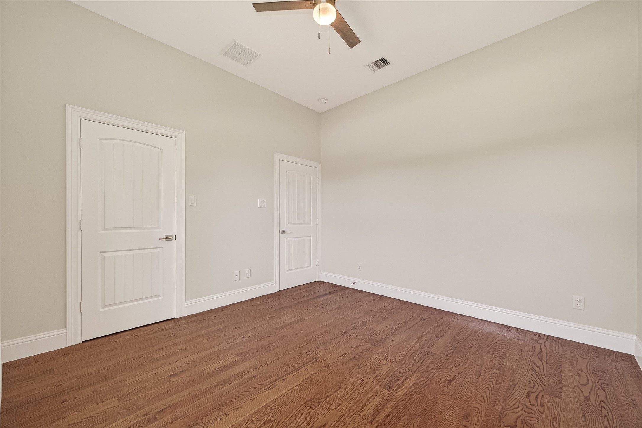 2211 Silverbonnet Street Property Photo 22