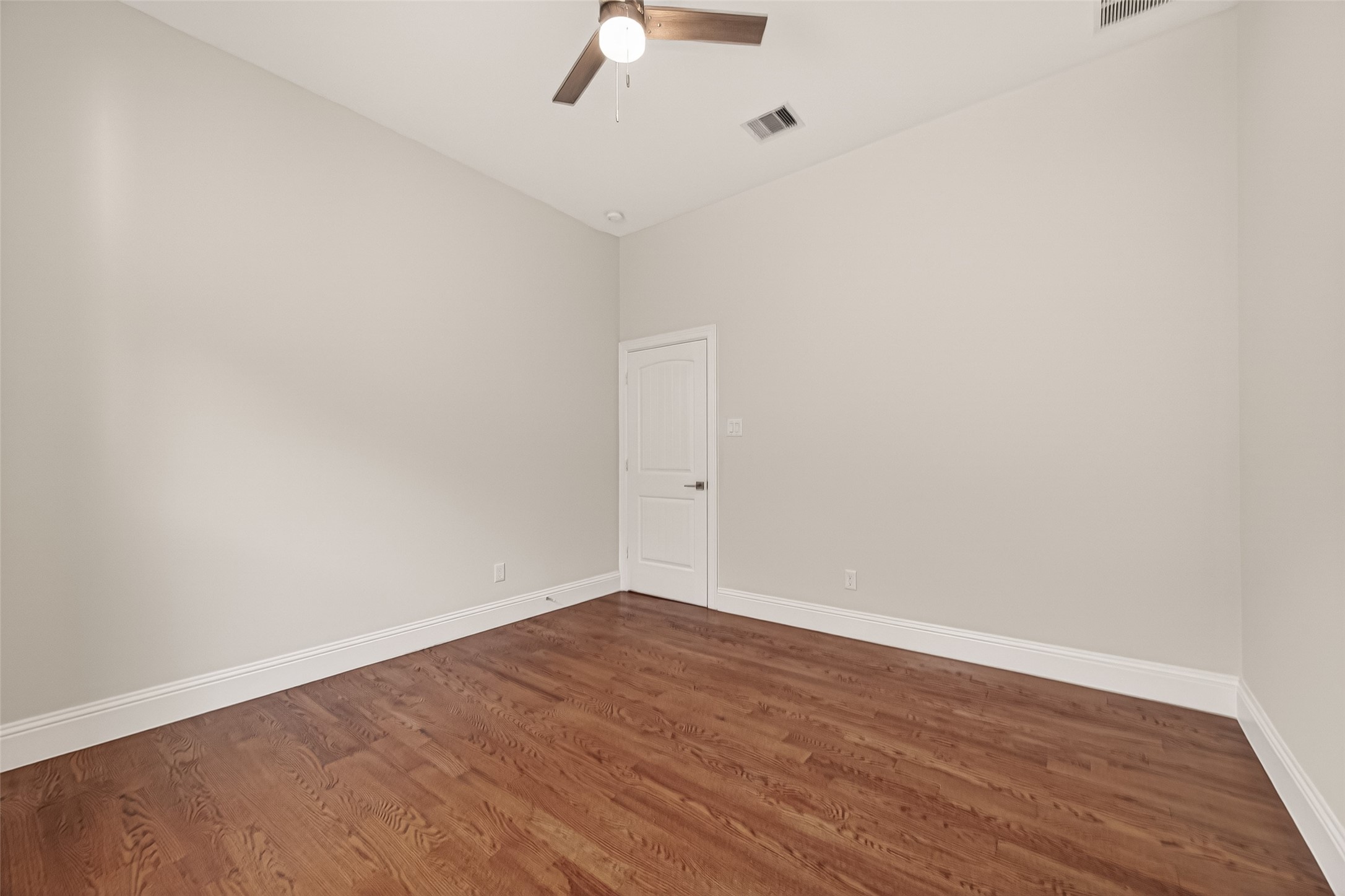 2211 Silverbonnet Street Property Photo 24