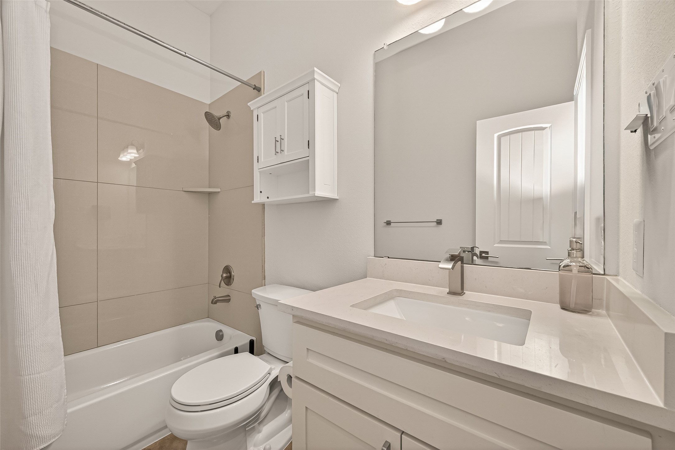 2211 Silverbonnet Street Property Photo 25