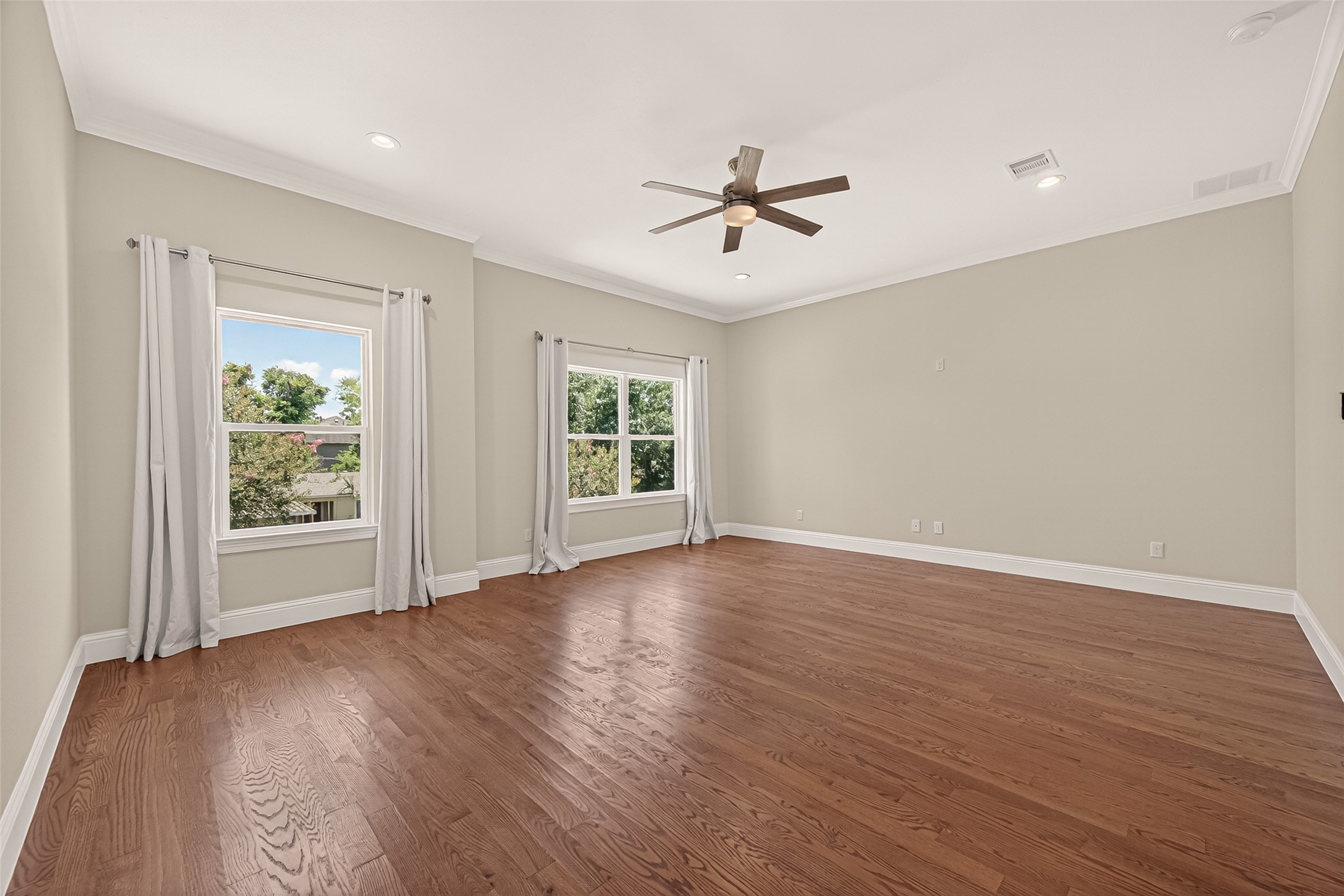 2211 Silverbonnet Street Property Photo 26