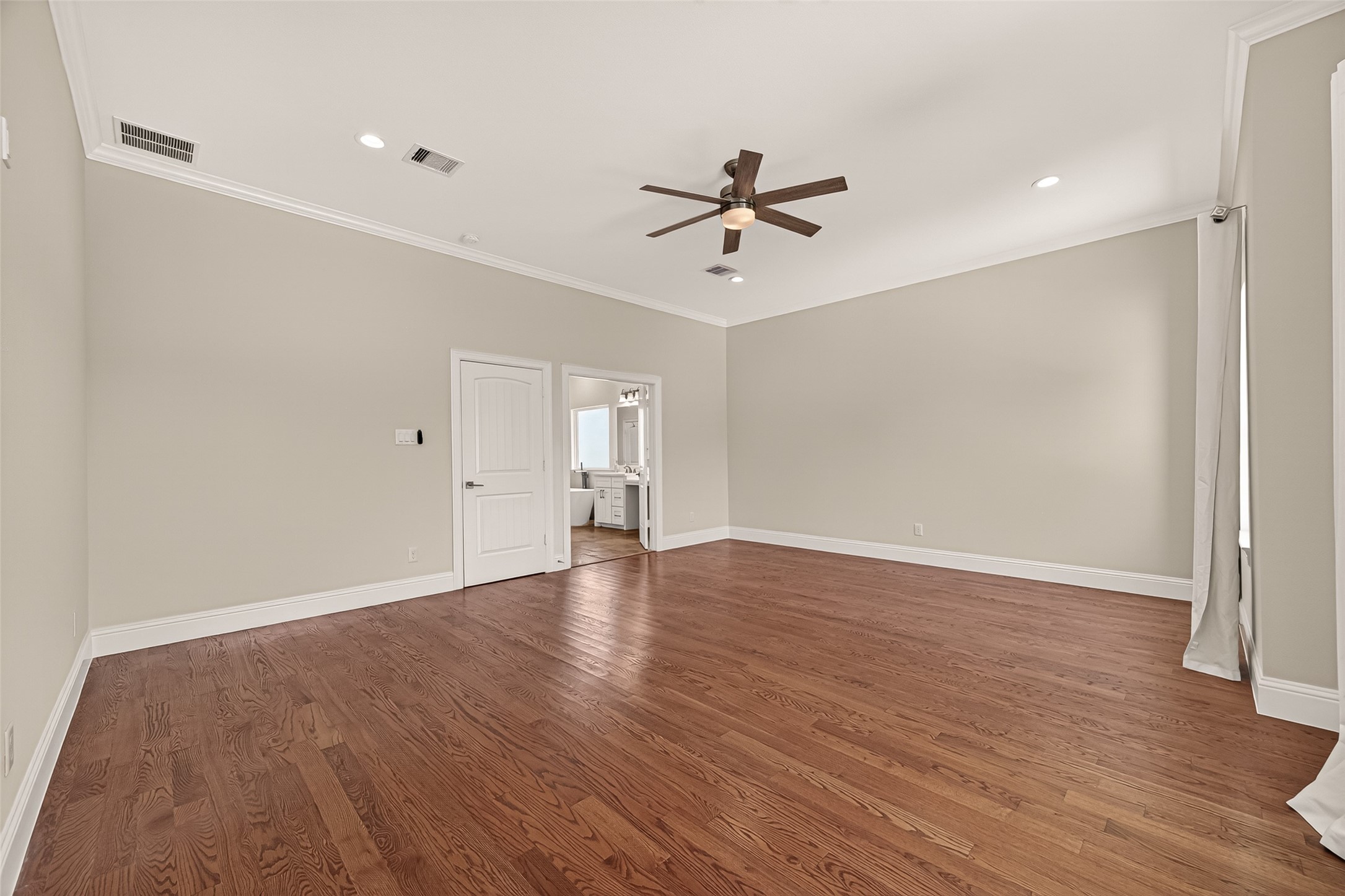 2211 Silverbonnet Street Property Photo 28