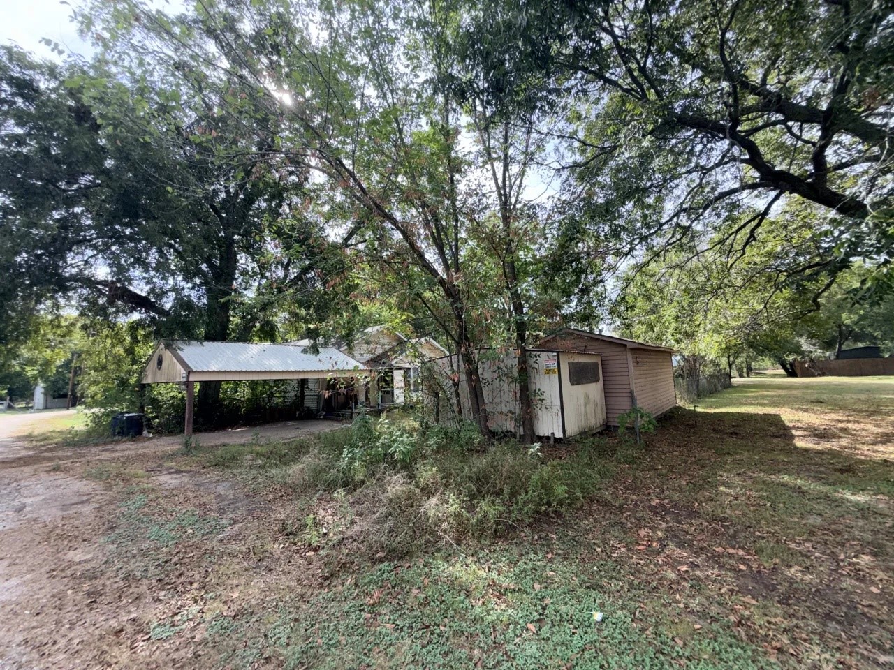 504 N Milam Avenue Property Photo 1