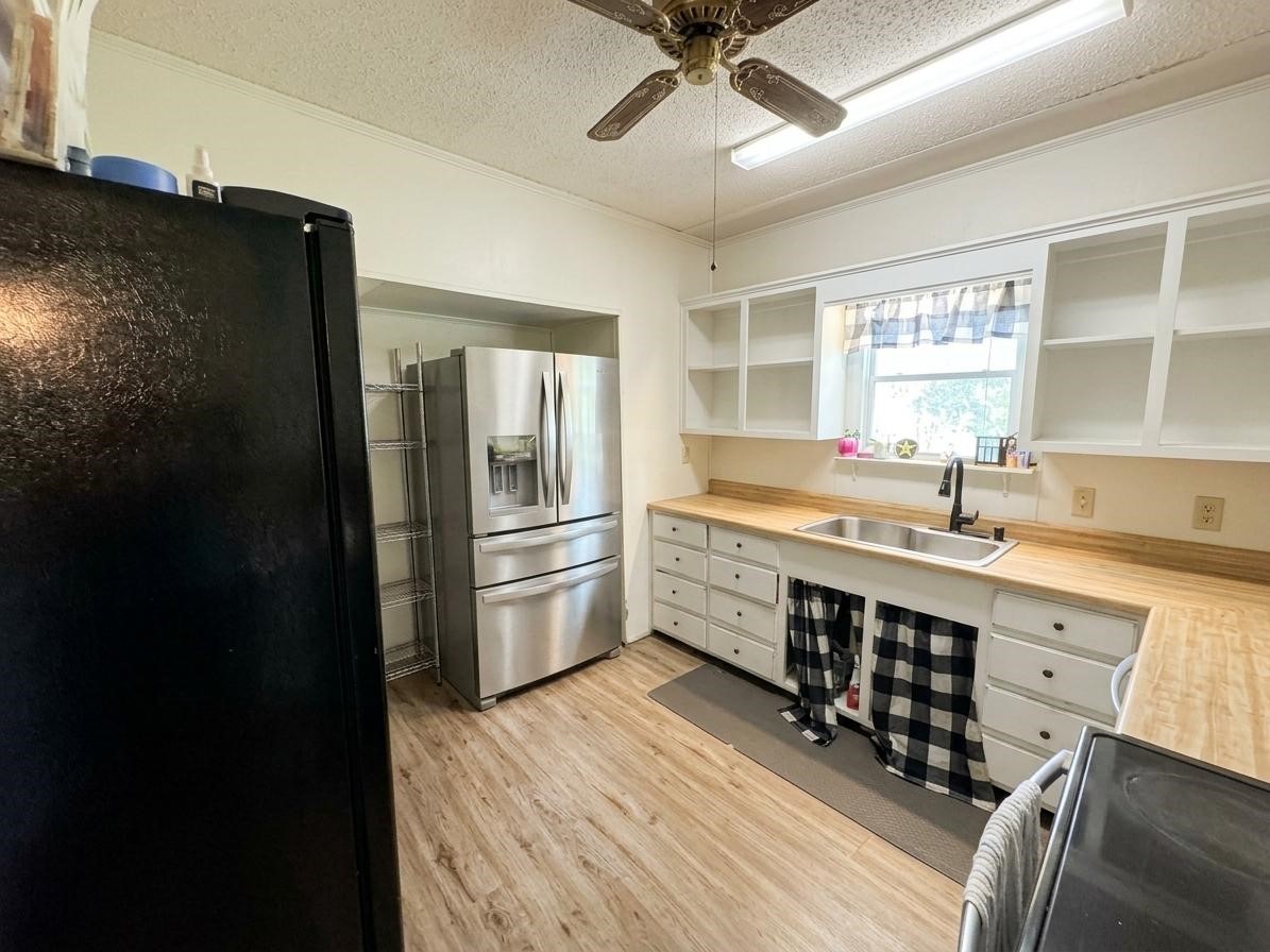 504 N Milam Avenue Property Photo 8