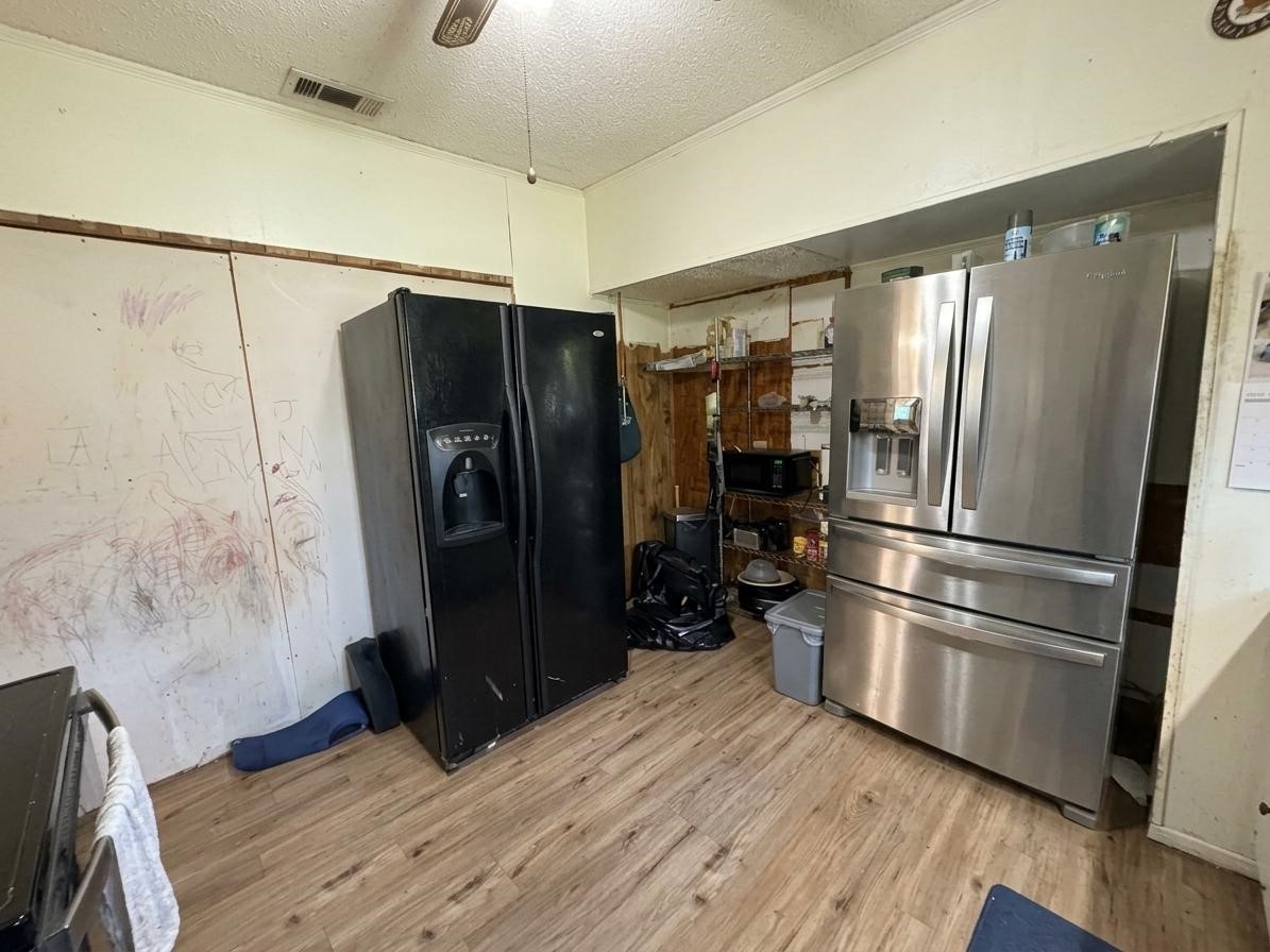 504 N Milam Avenue Property Photo 9
