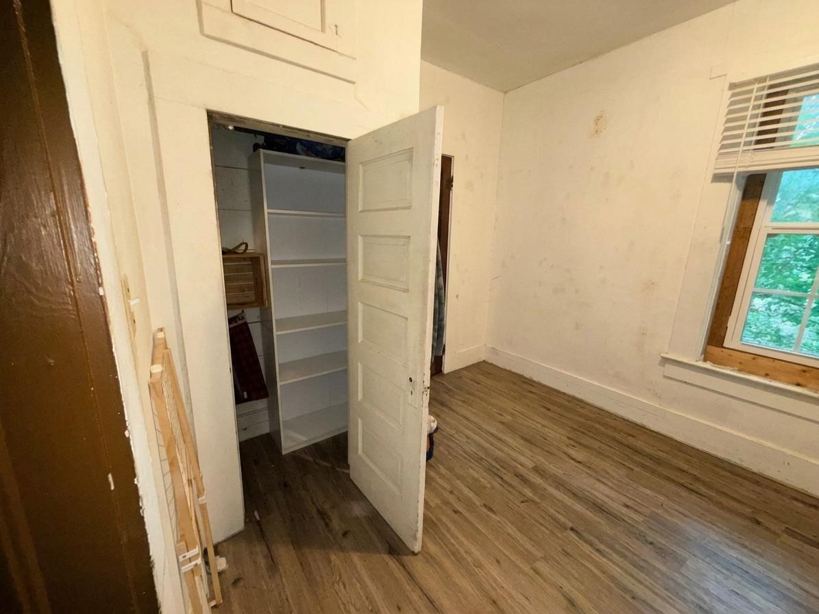 504 N Milam Avenue Property Photo 13