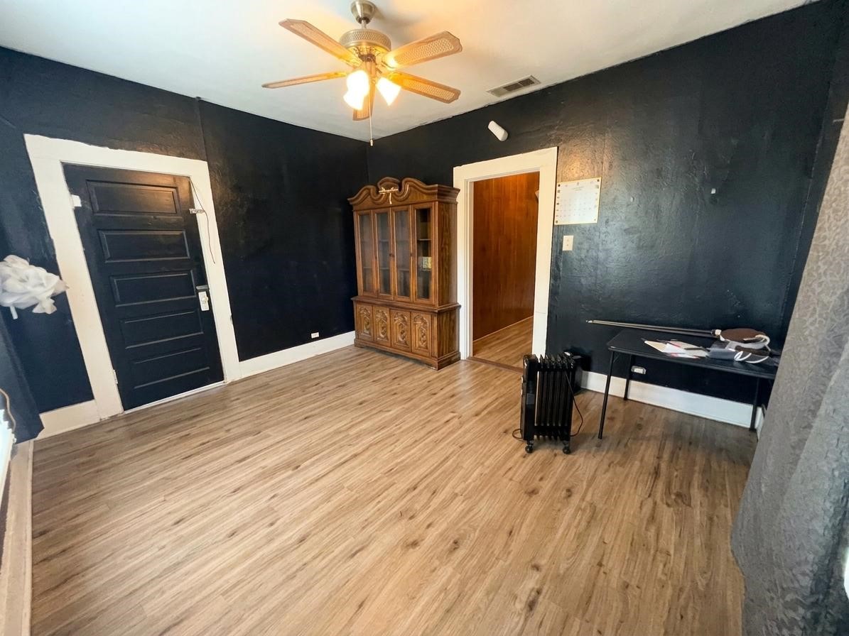504 N Milam Avenue Property Photo 18