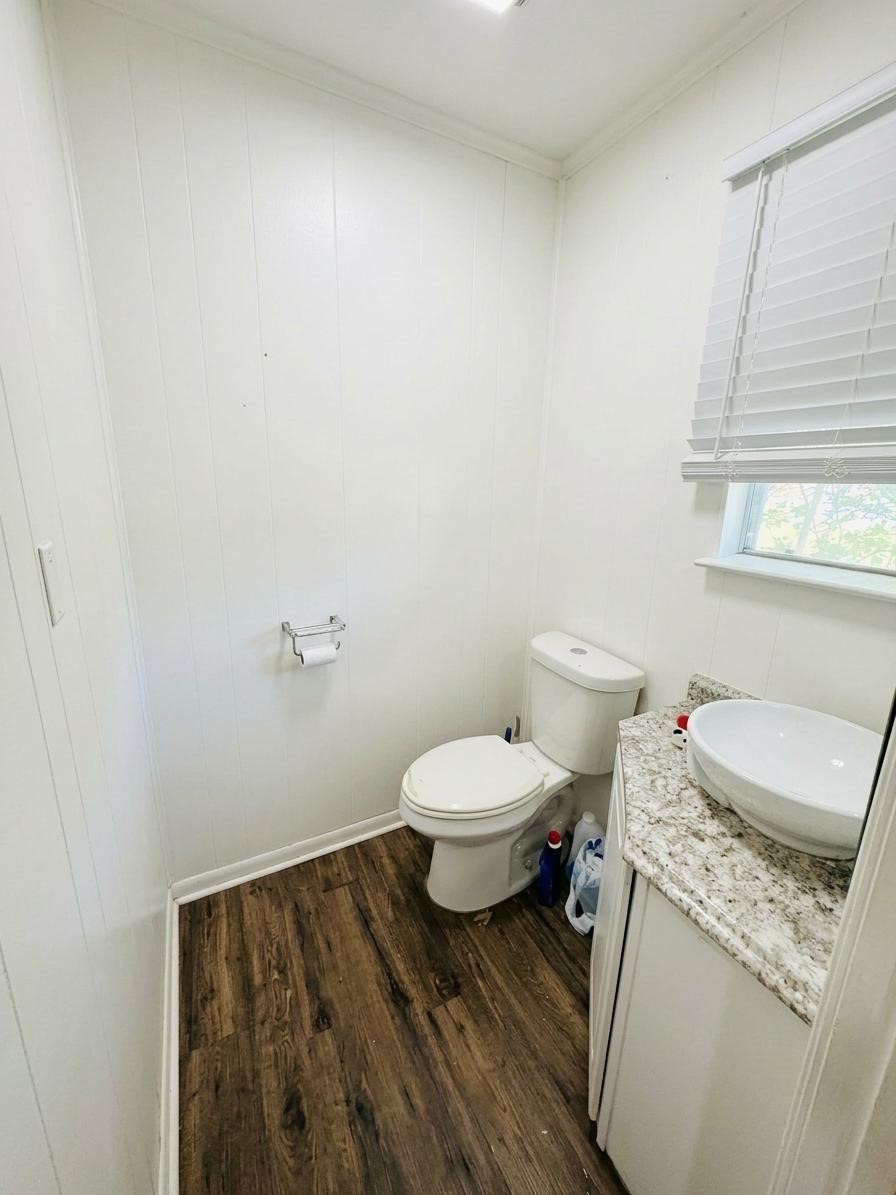 504 N Milam Avenue Property Photo 23