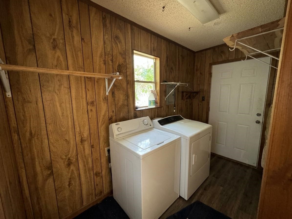 504 N Milam Avenue Property Photo 24