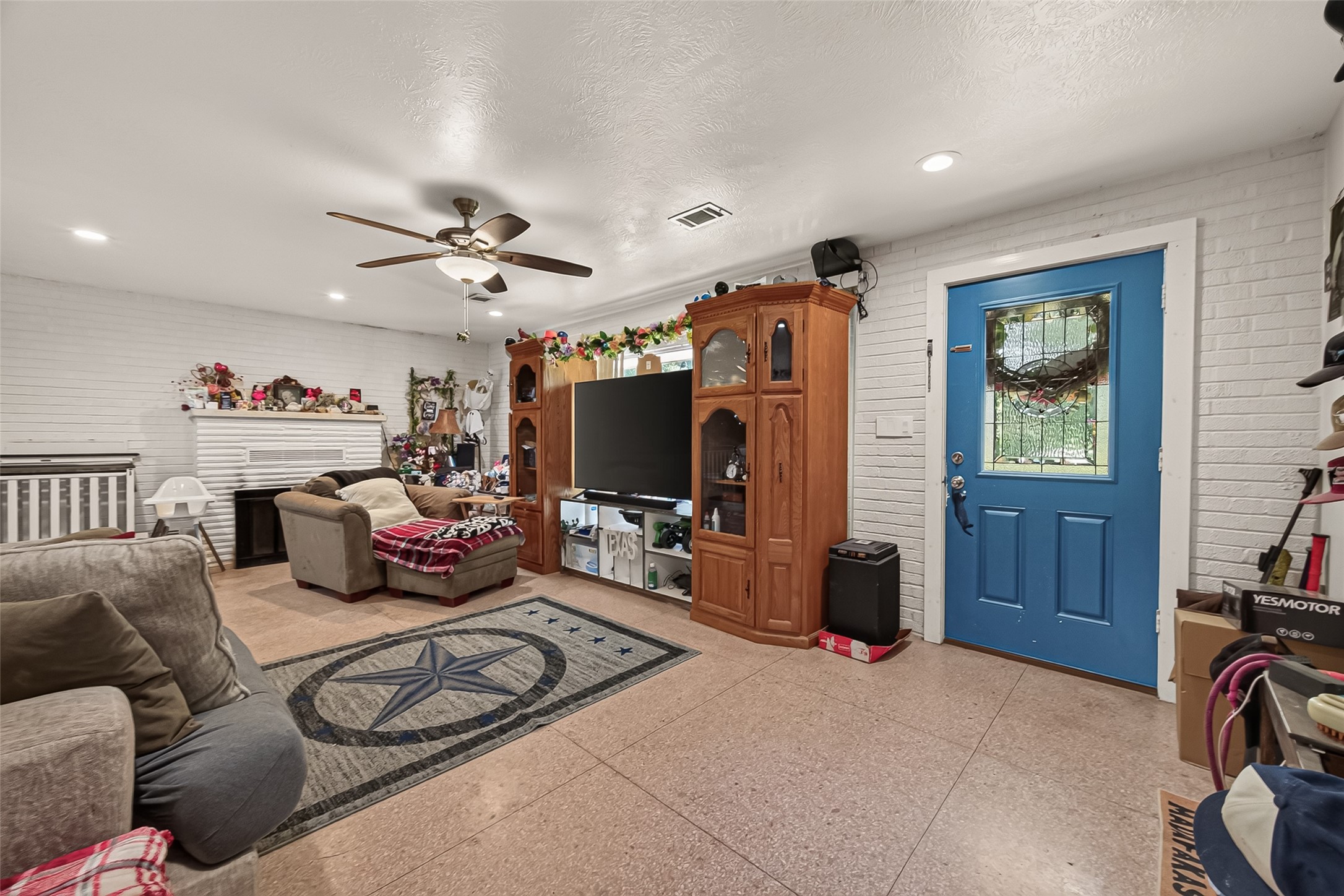 1316 N Main Street Property Photo 6