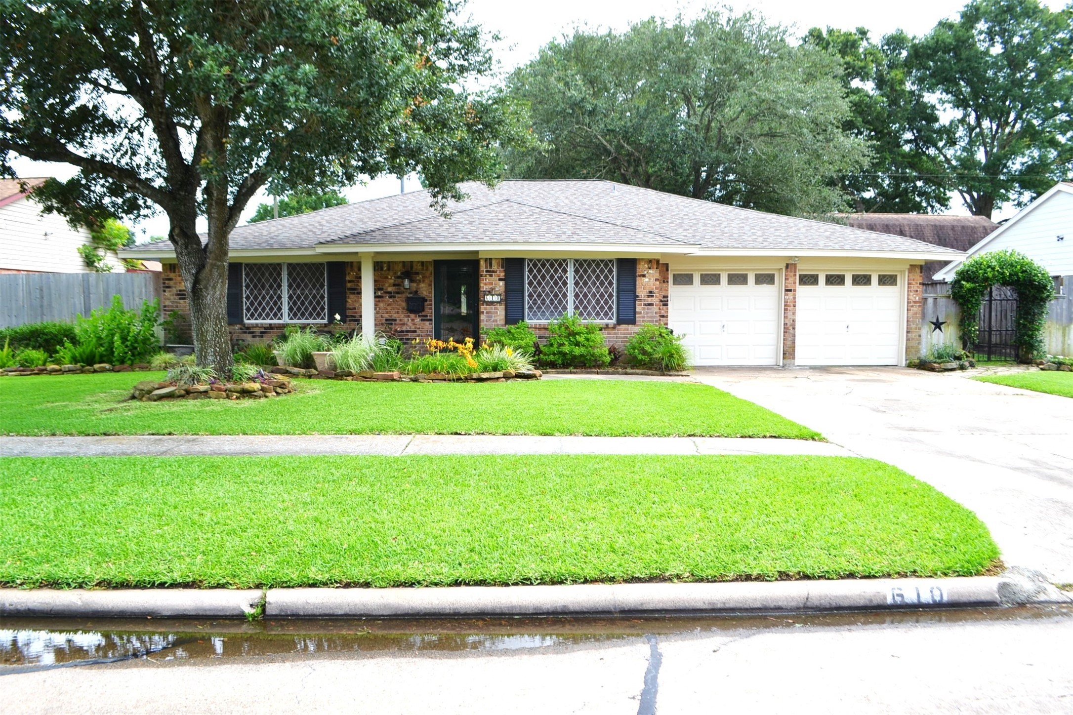 610 E X Street Property Photo