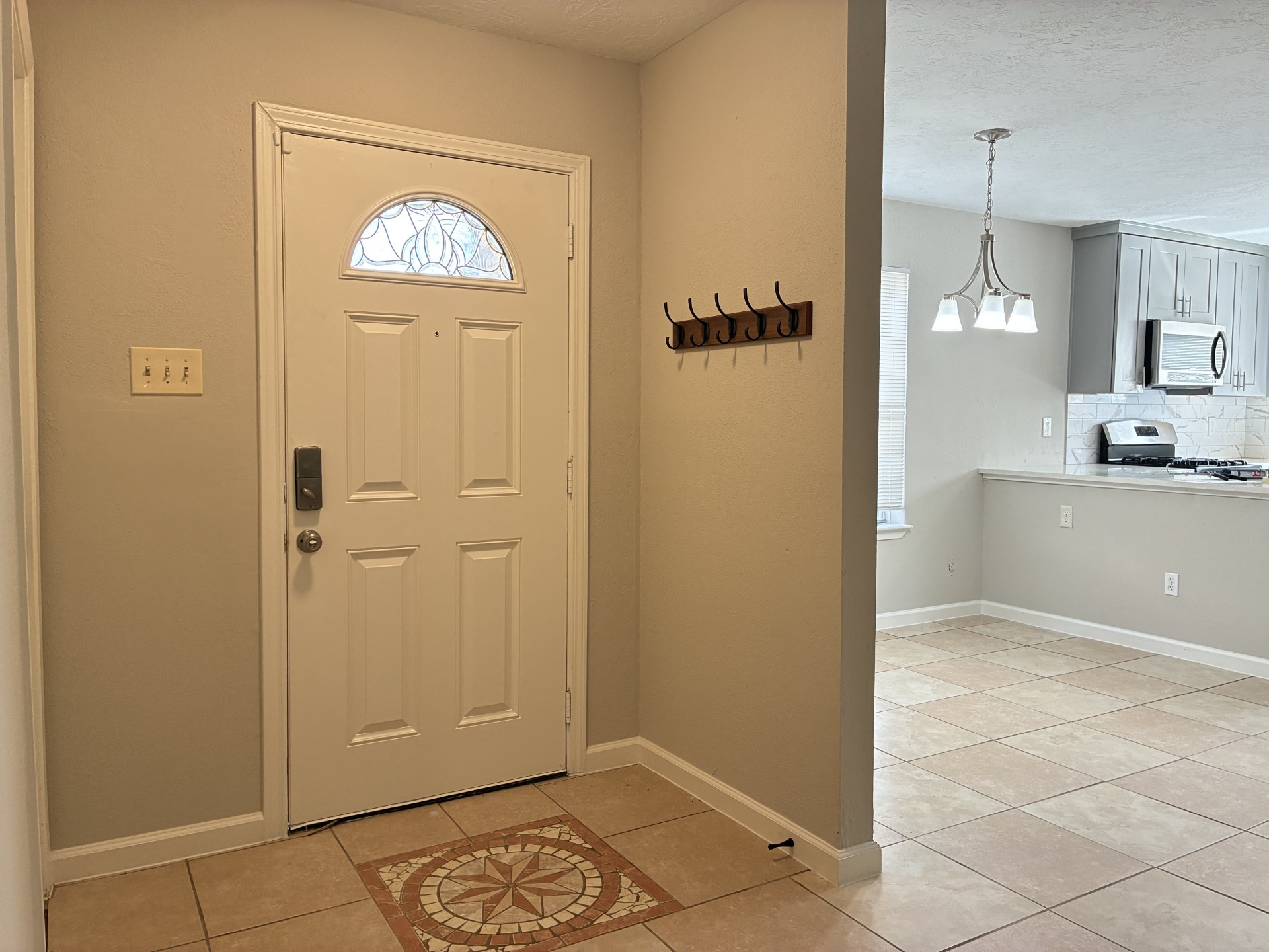 4211 Autumn Meadow Drive Property Photo 3