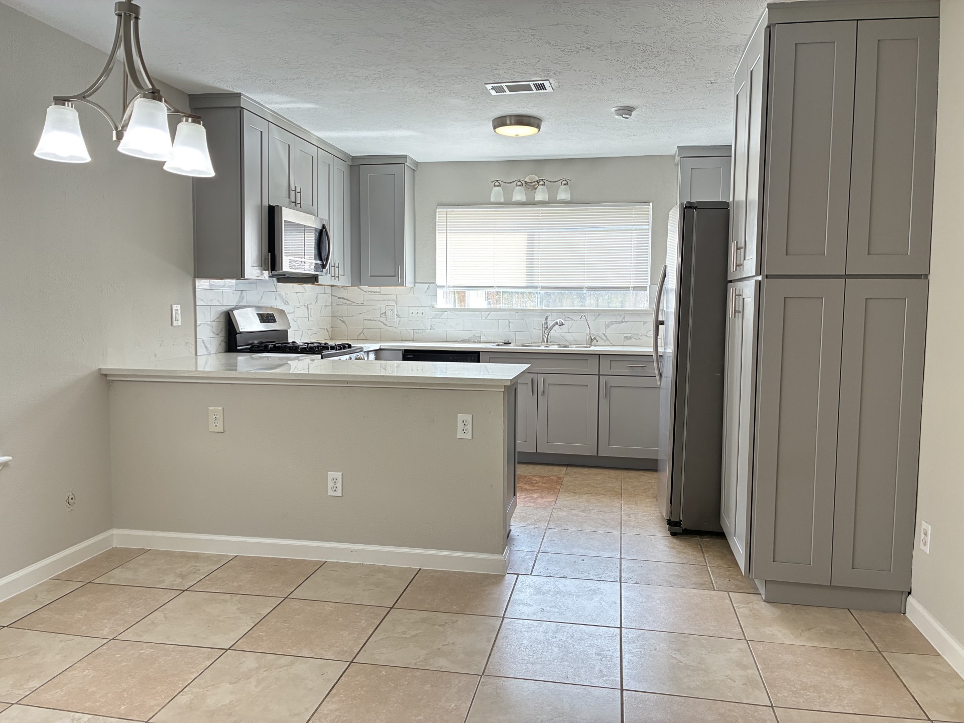 4211 Autumn Meadow Drive Property Photo 5