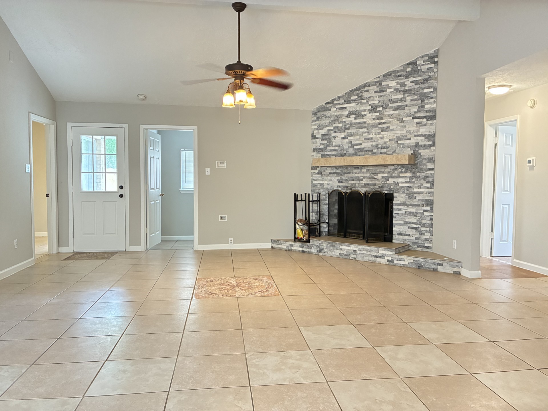 4211 Autumn Meadow Drive Property Photo 8