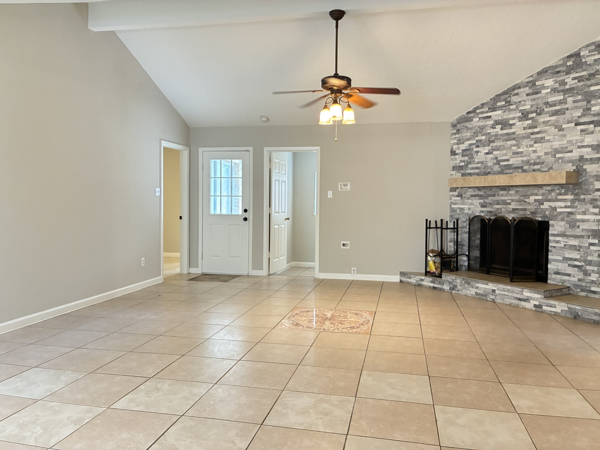 4211 Autumn Meadow Drive Property Photo 9