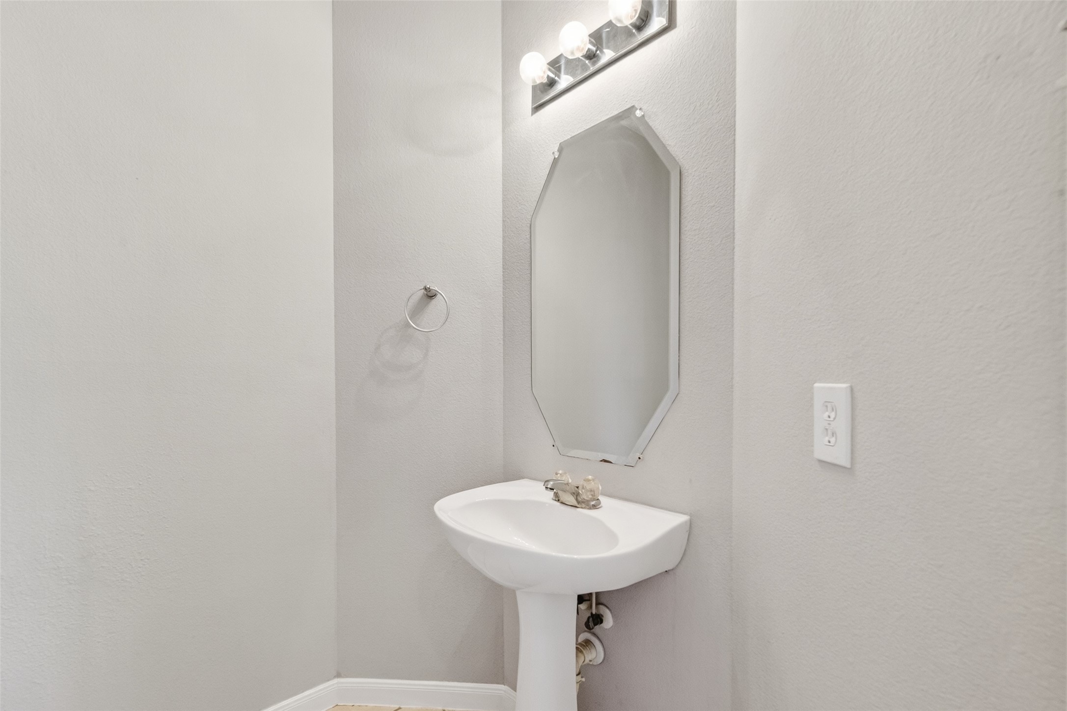 16119 Gavin Lane Property Photo 21