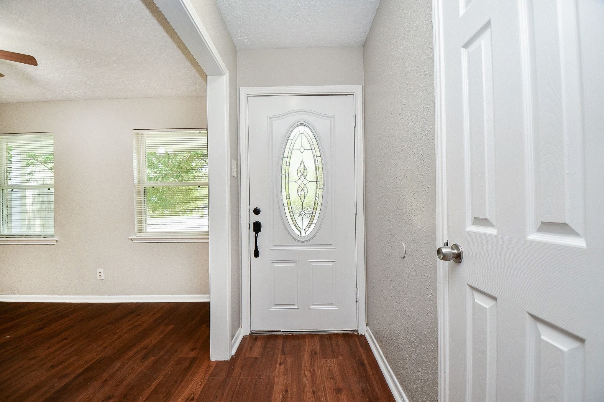 922 Bacliff Drive Property Photo 8