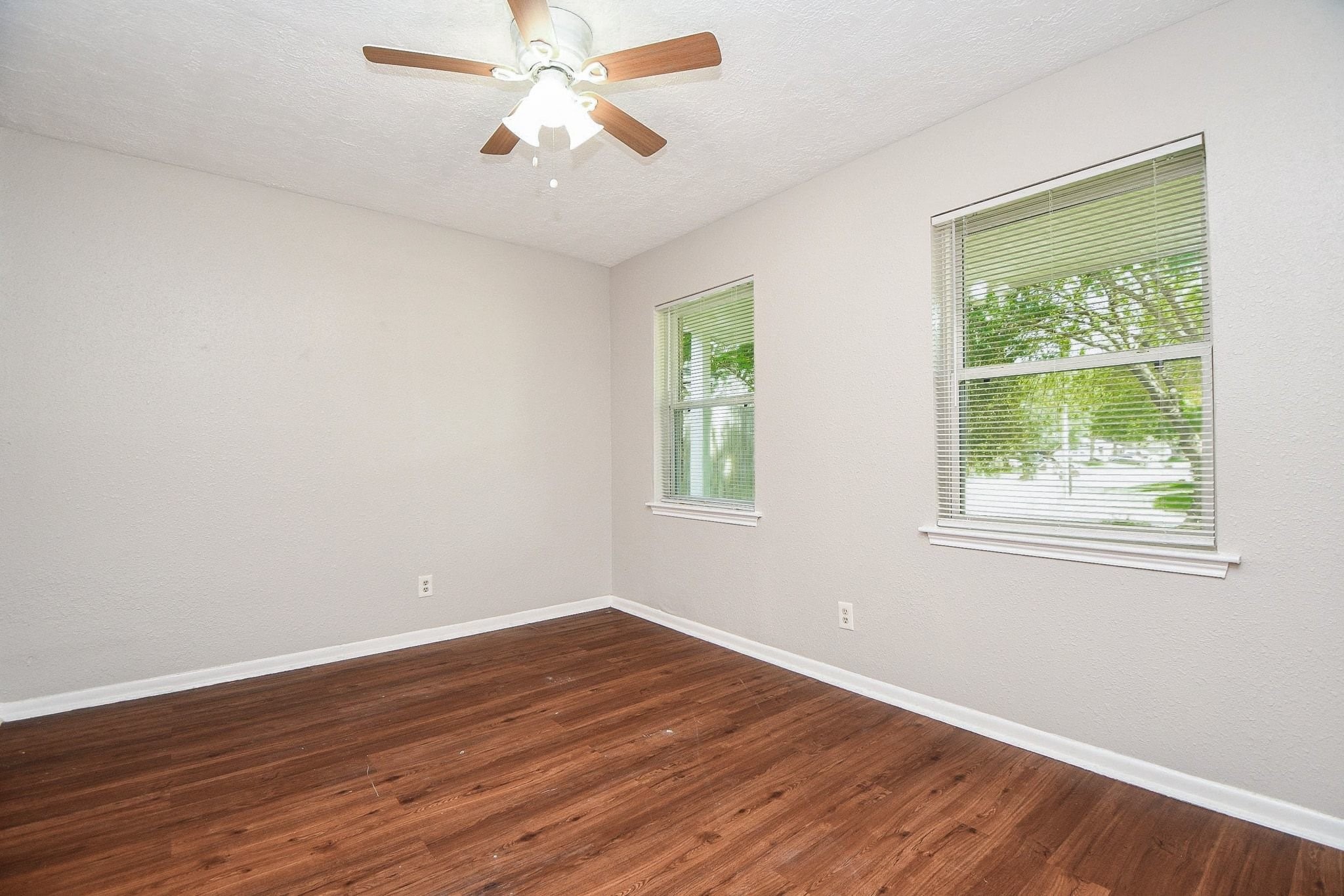 922 Bacliff Drive Property Photo 11