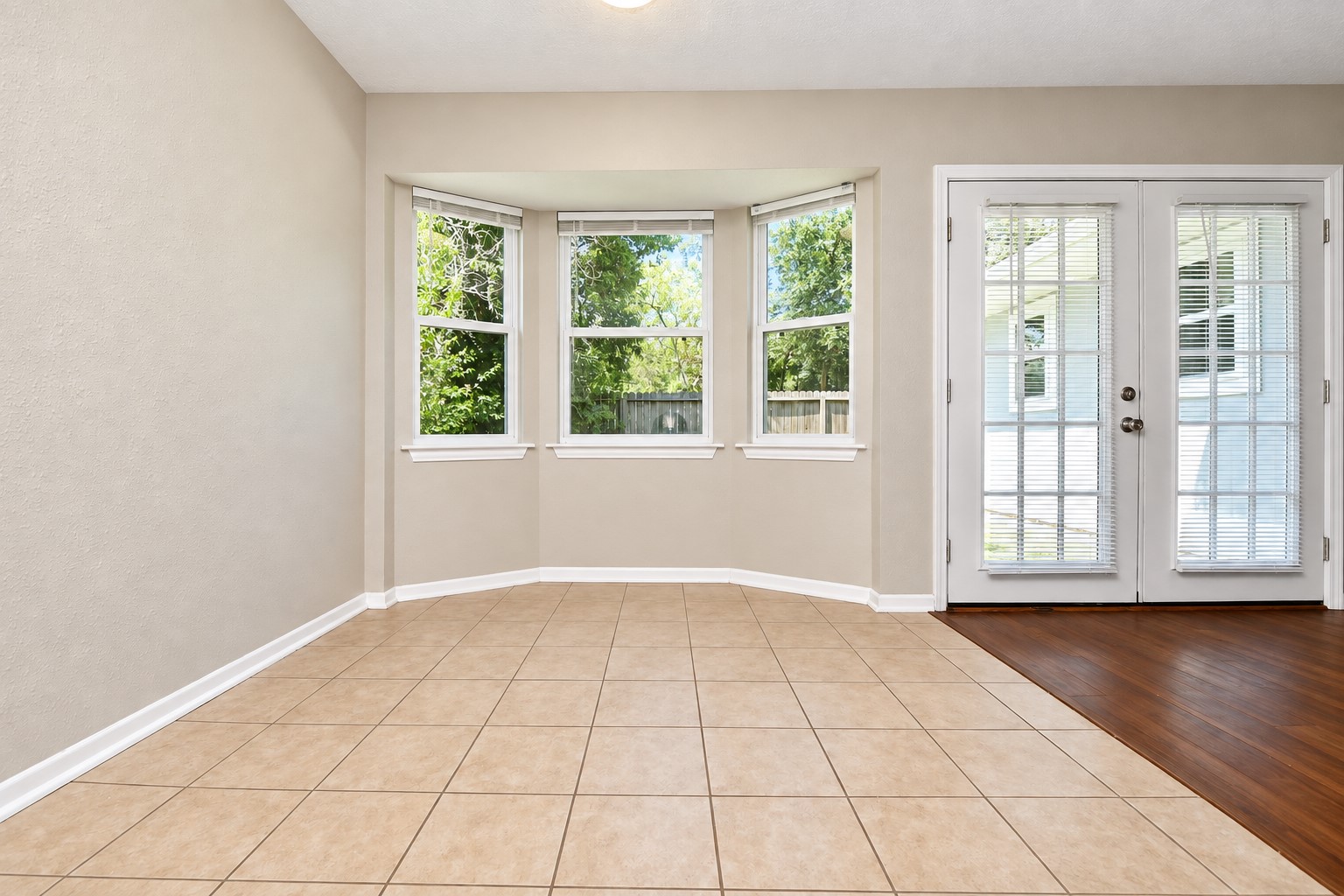 922 Bacliff Drive Property Photo 18