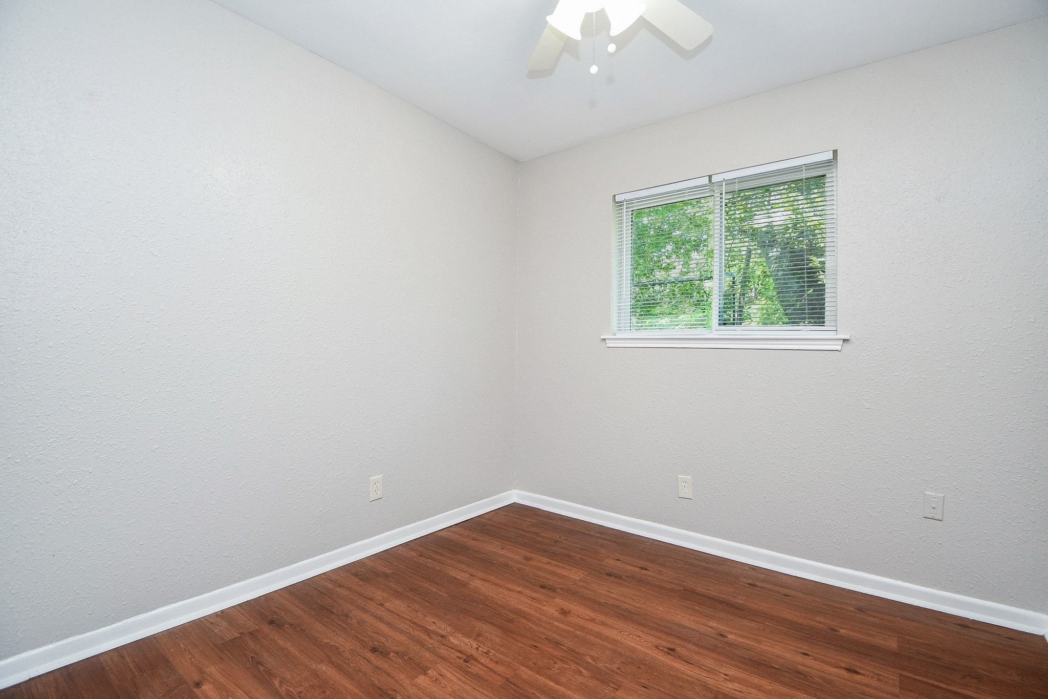 922 Bacliff Drive Property Photo 22