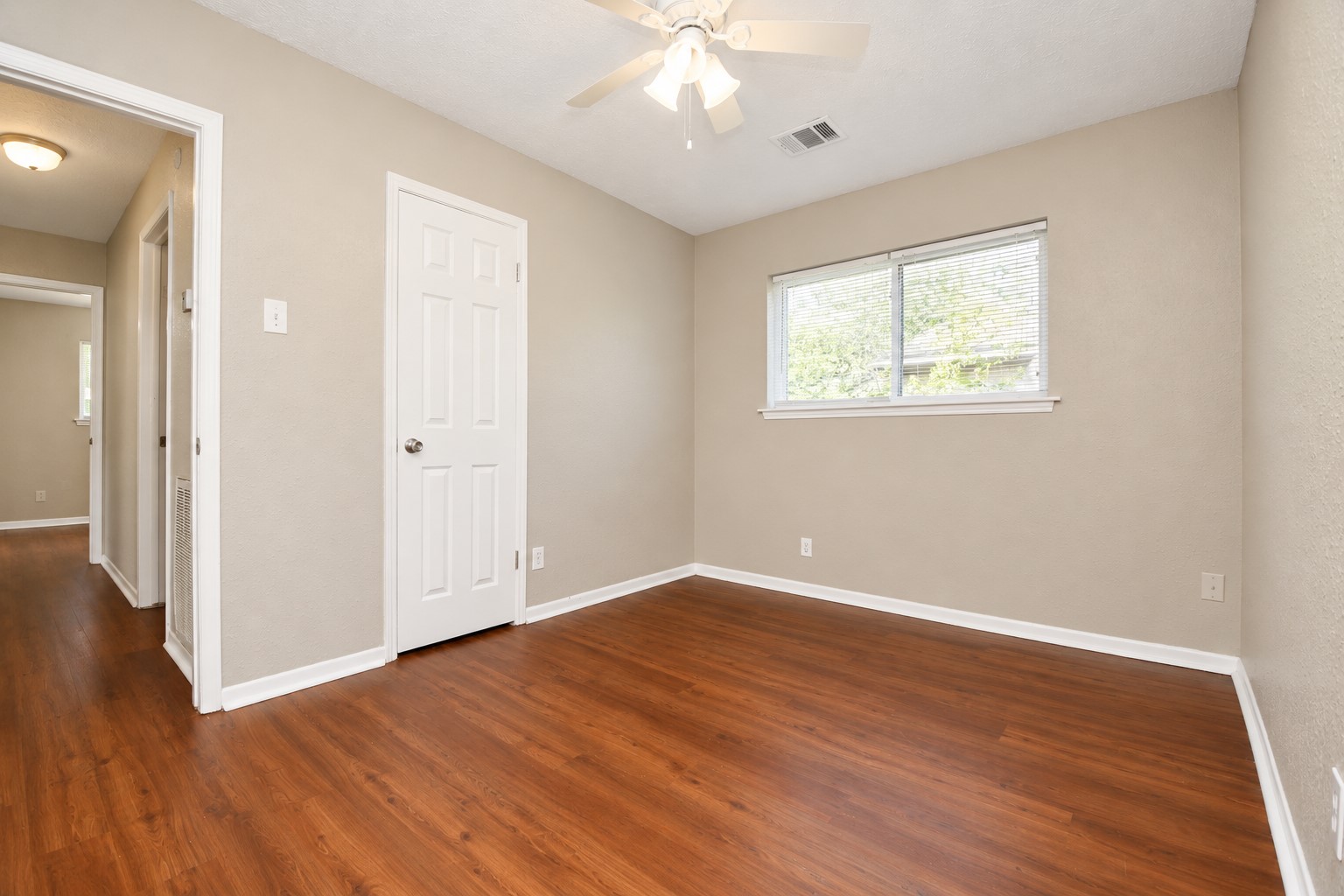 922 Bacliff Drive Property Photo 22