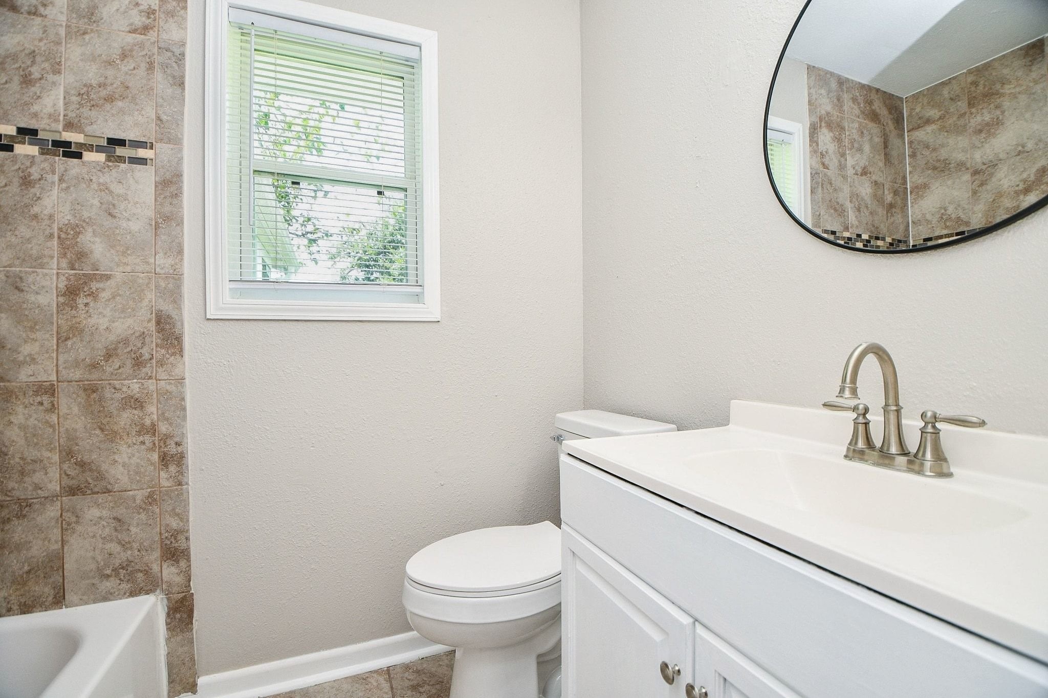 922 Bacliff Drive Property Photo 24
