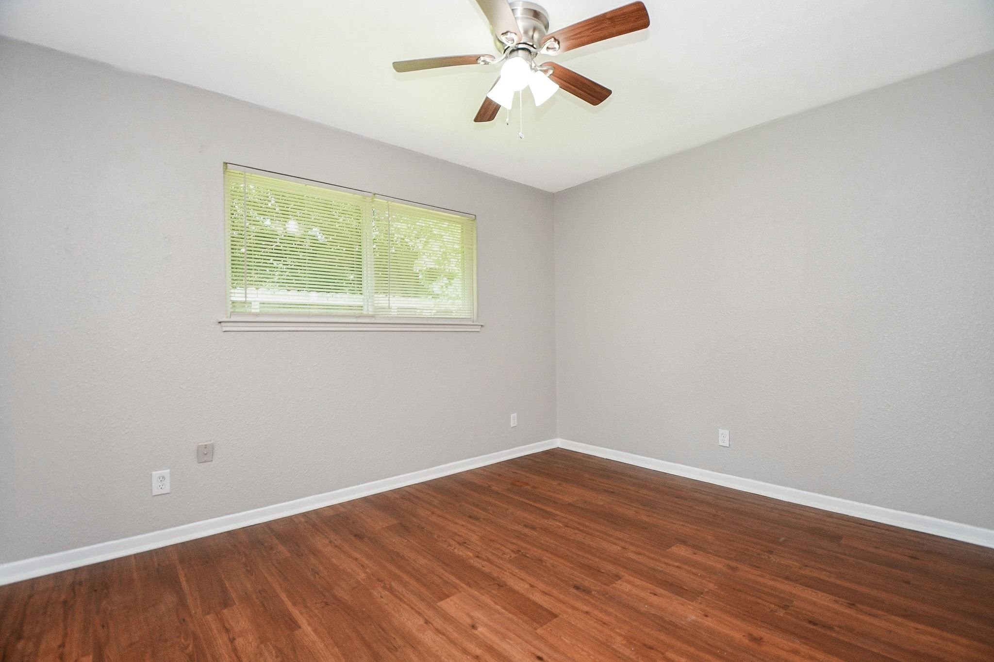 922 Bacliff Drive Property Photo 26