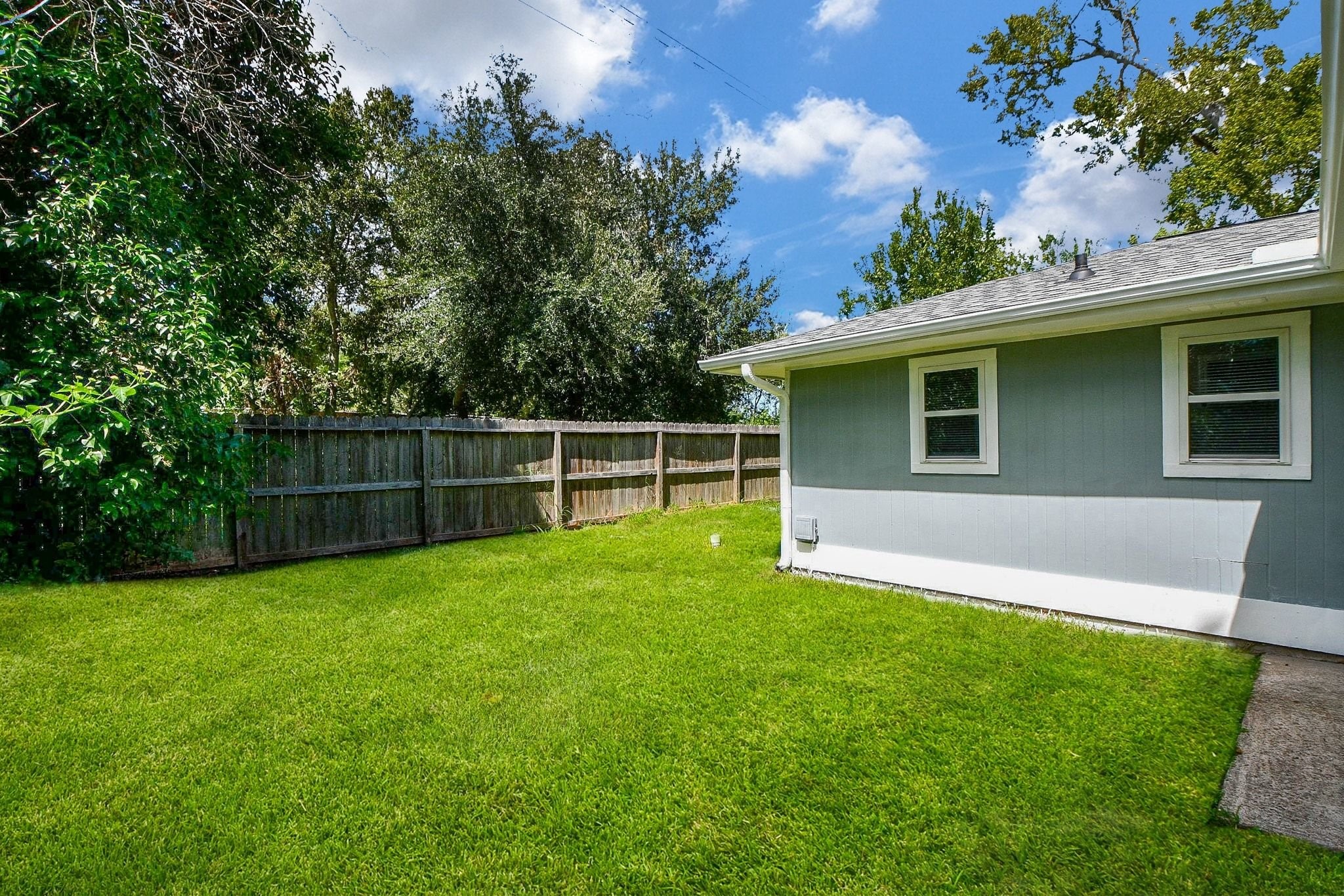 922 Bacliff Drive Property Photo 33