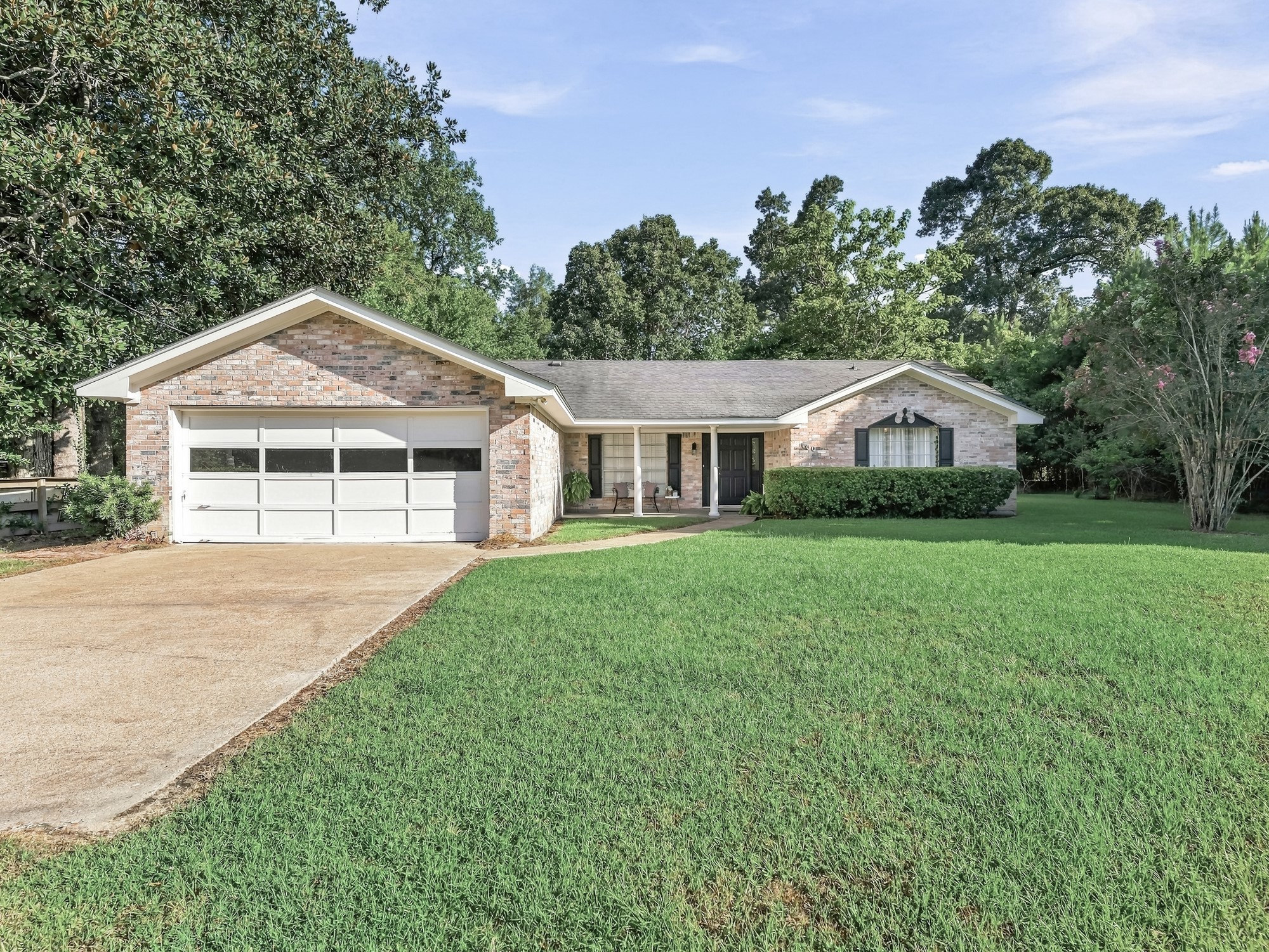 100 E Black Gum Lane Property Photo 1