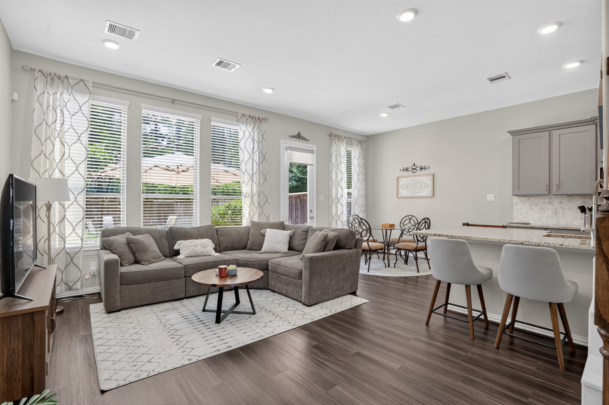 206 Moon Dance Court Property Photo 4