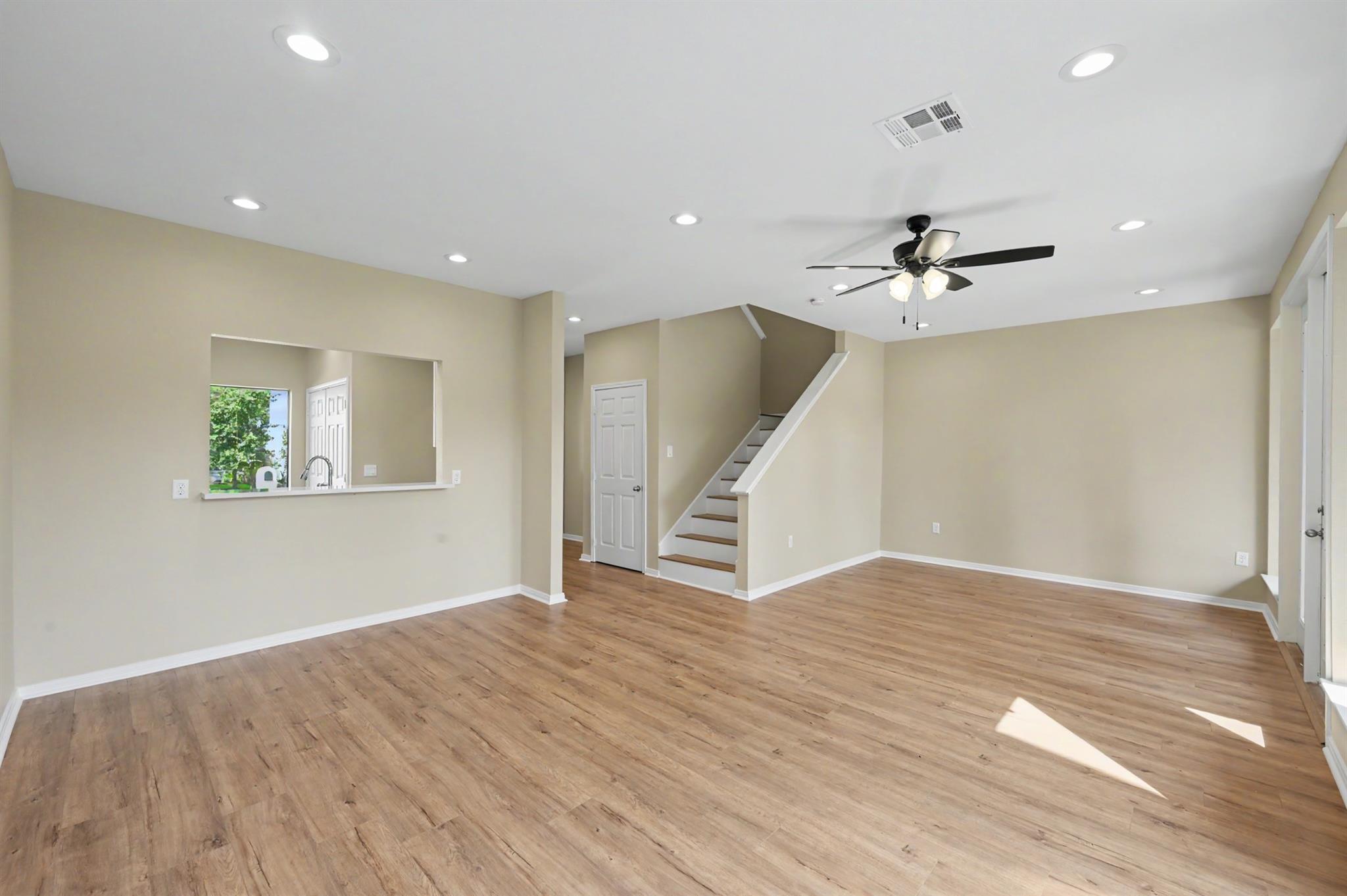 3240 Poe Drive Property Photo 6
