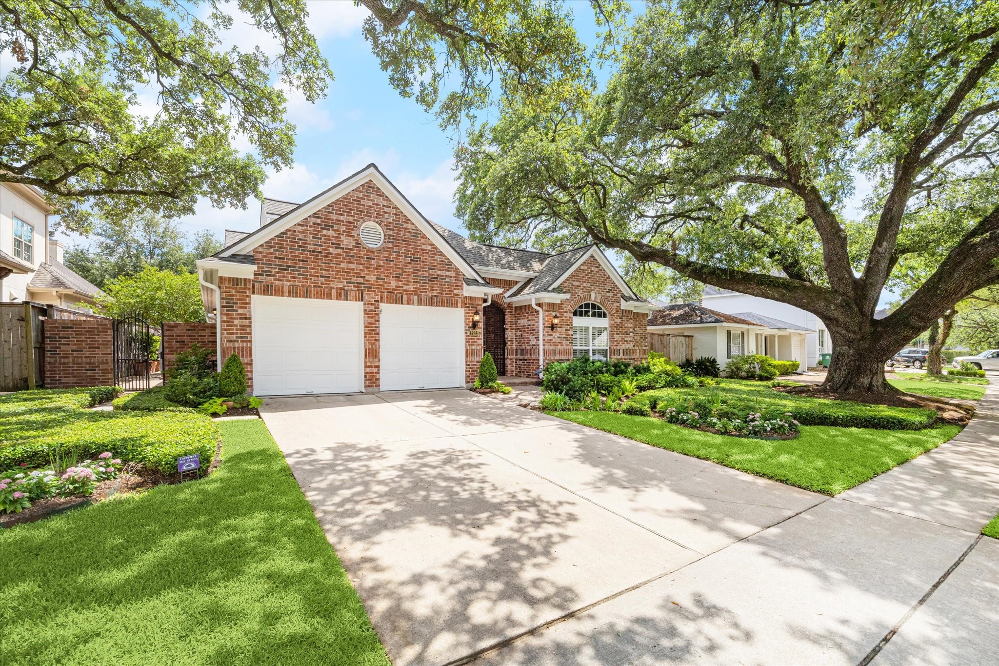 3923 Drake Street Property Photo