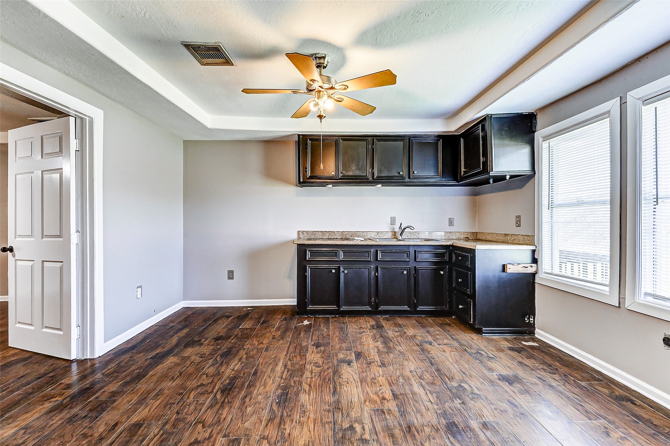 6223 Lavender Street Property Photo 4